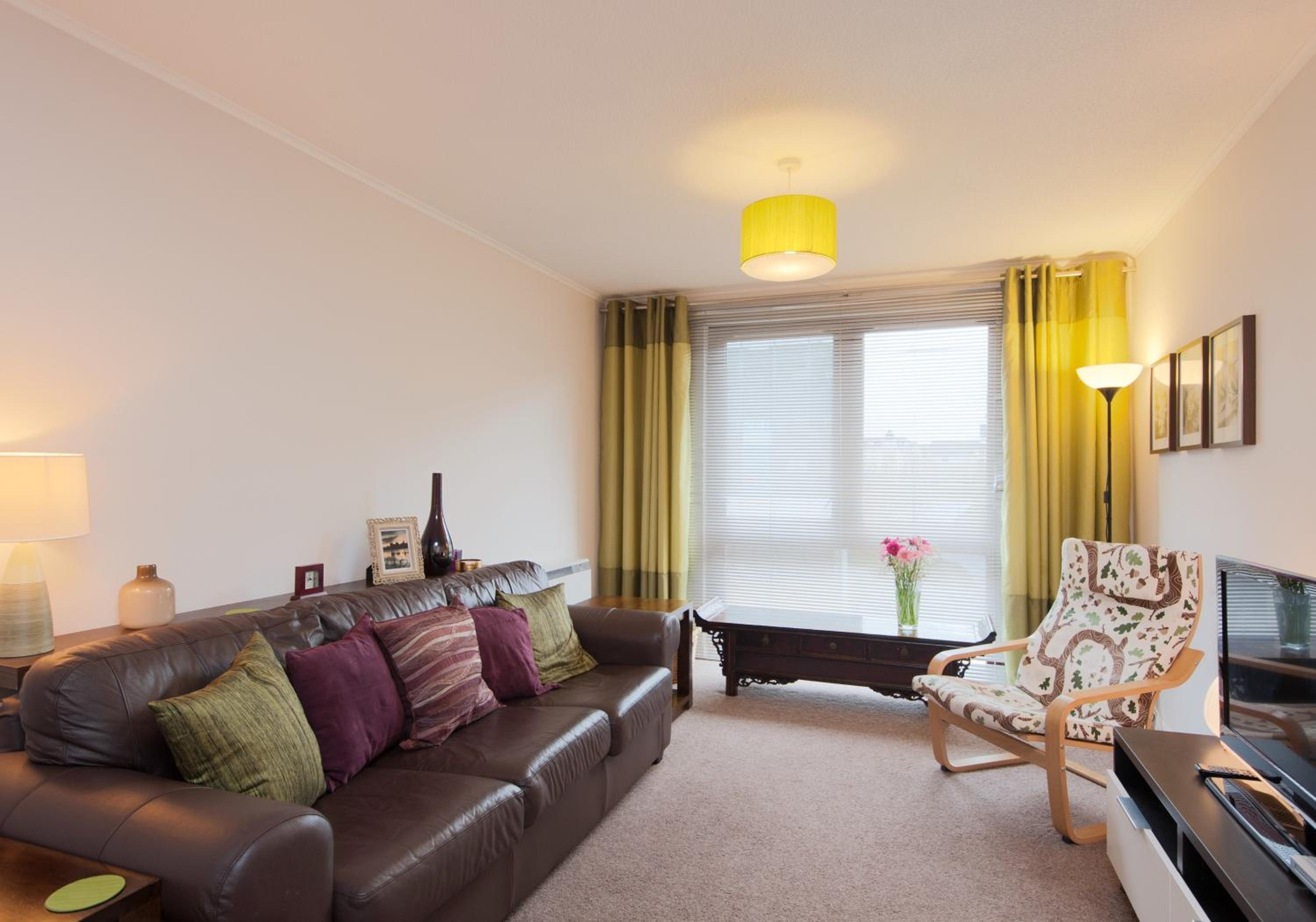 Logie Green Road Apartment view 4