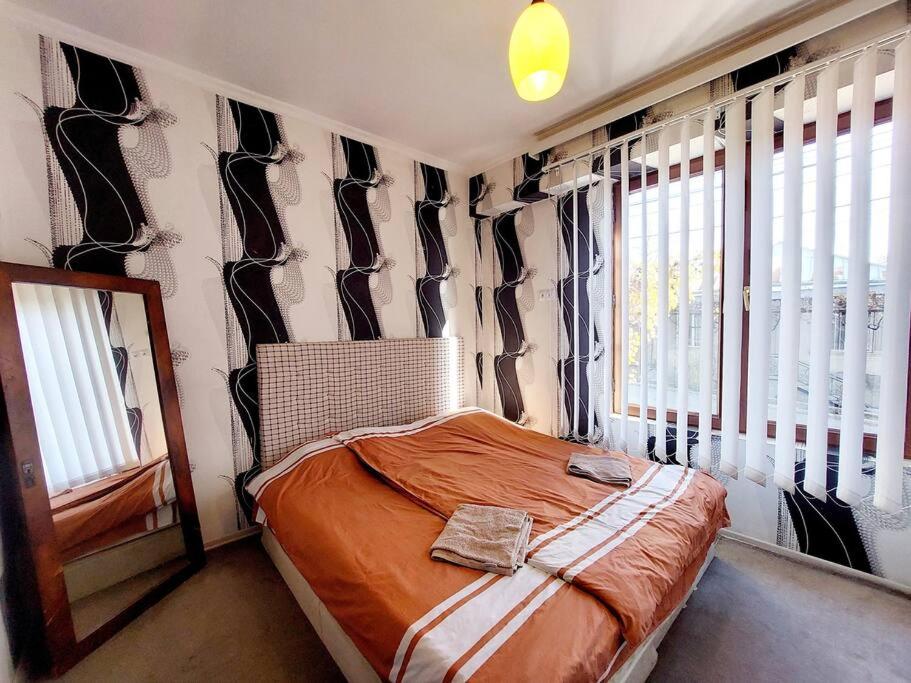 Vintage 2BDR Apt in City Center. Saburtalo District view 3