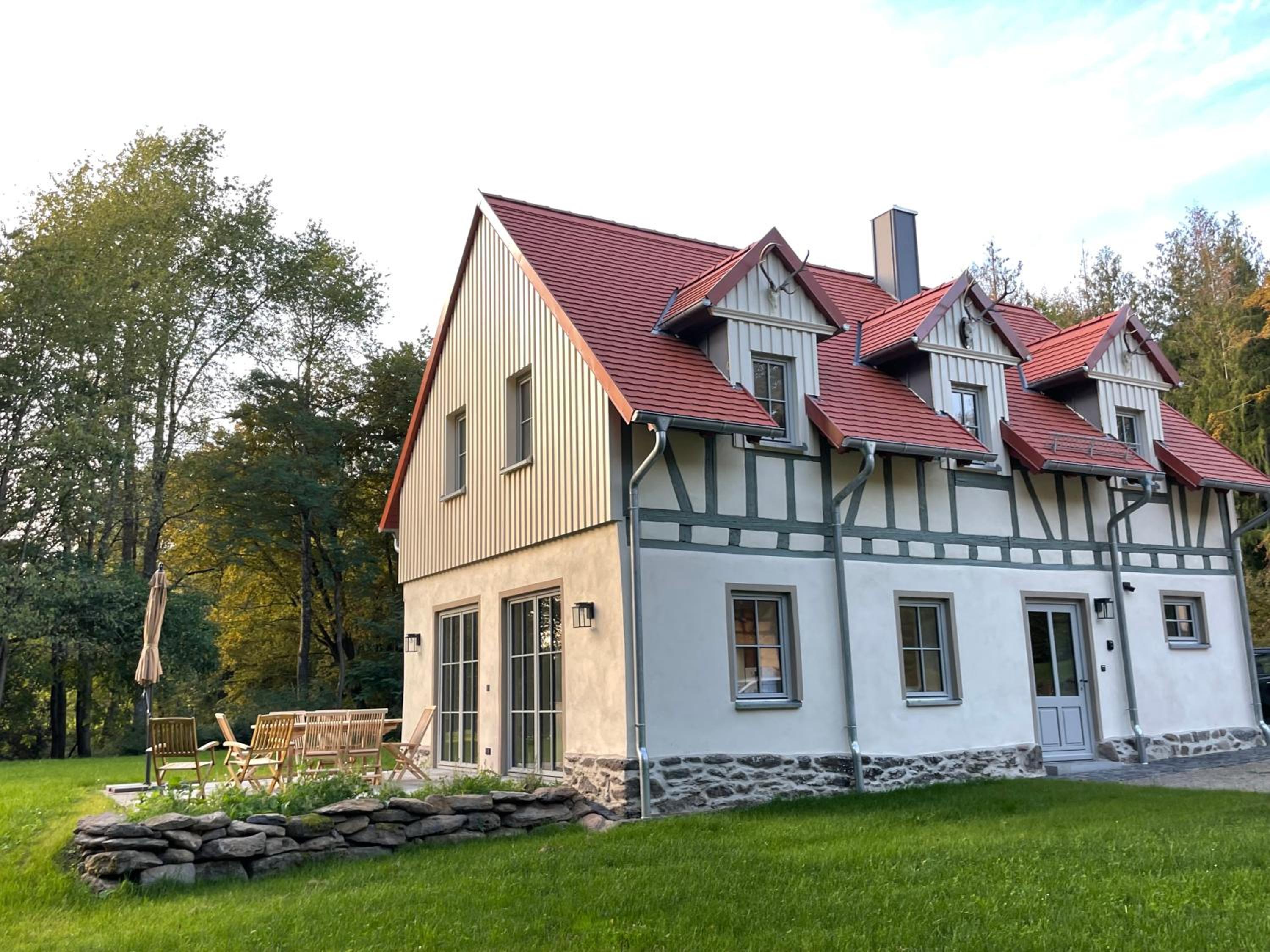 Schellnhof Forsthaus am Waldrand