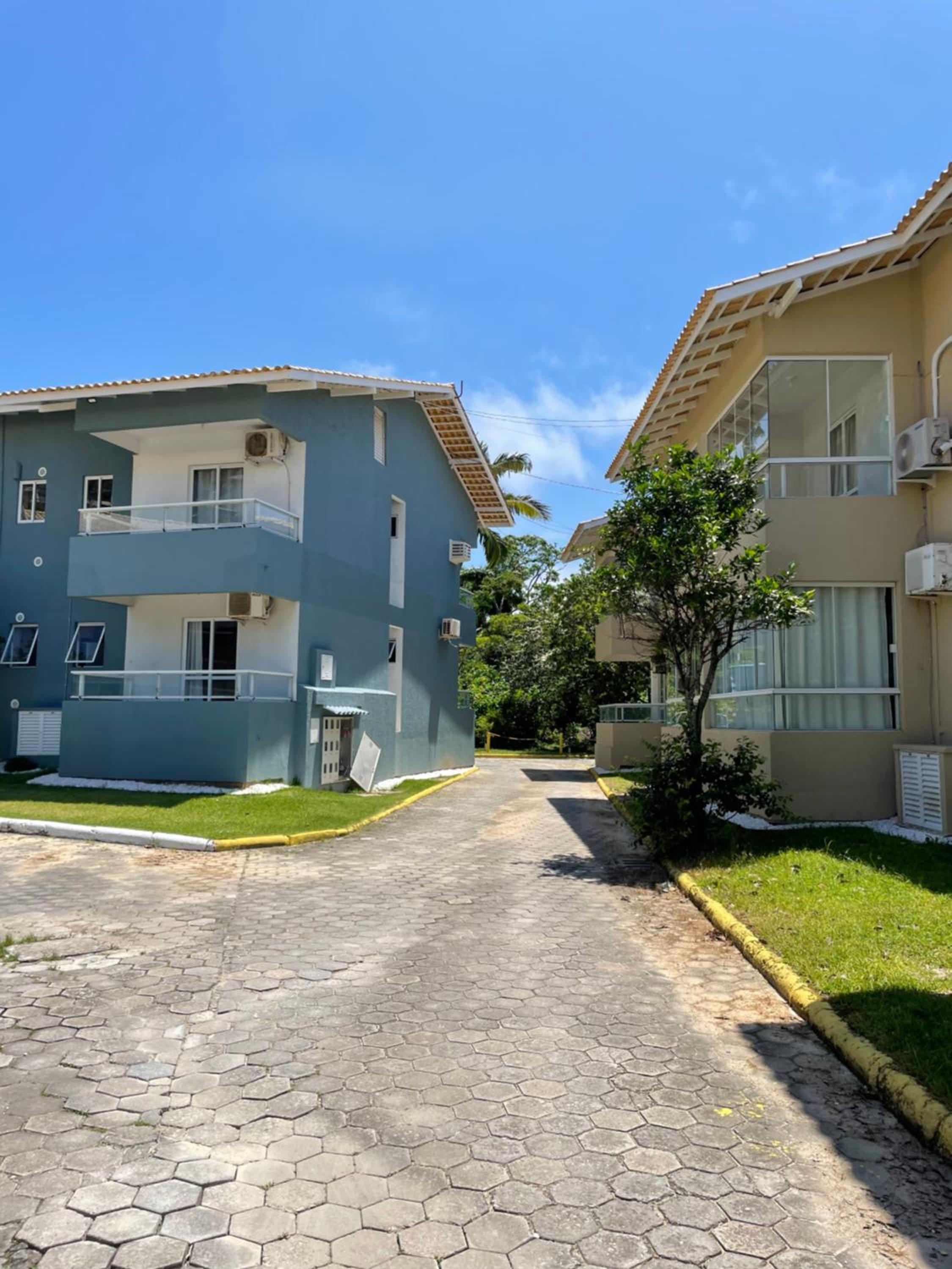 Lindo Apto com suíte perto da praia, no centro de Bombinhas
