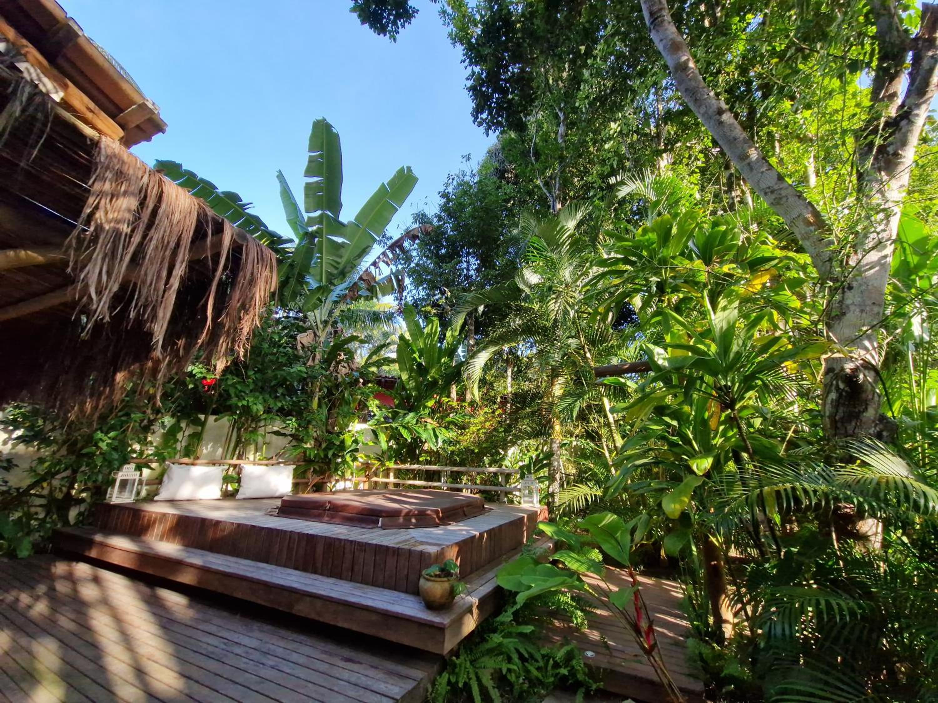 Mini Casa com Jacuzzi e Piscina