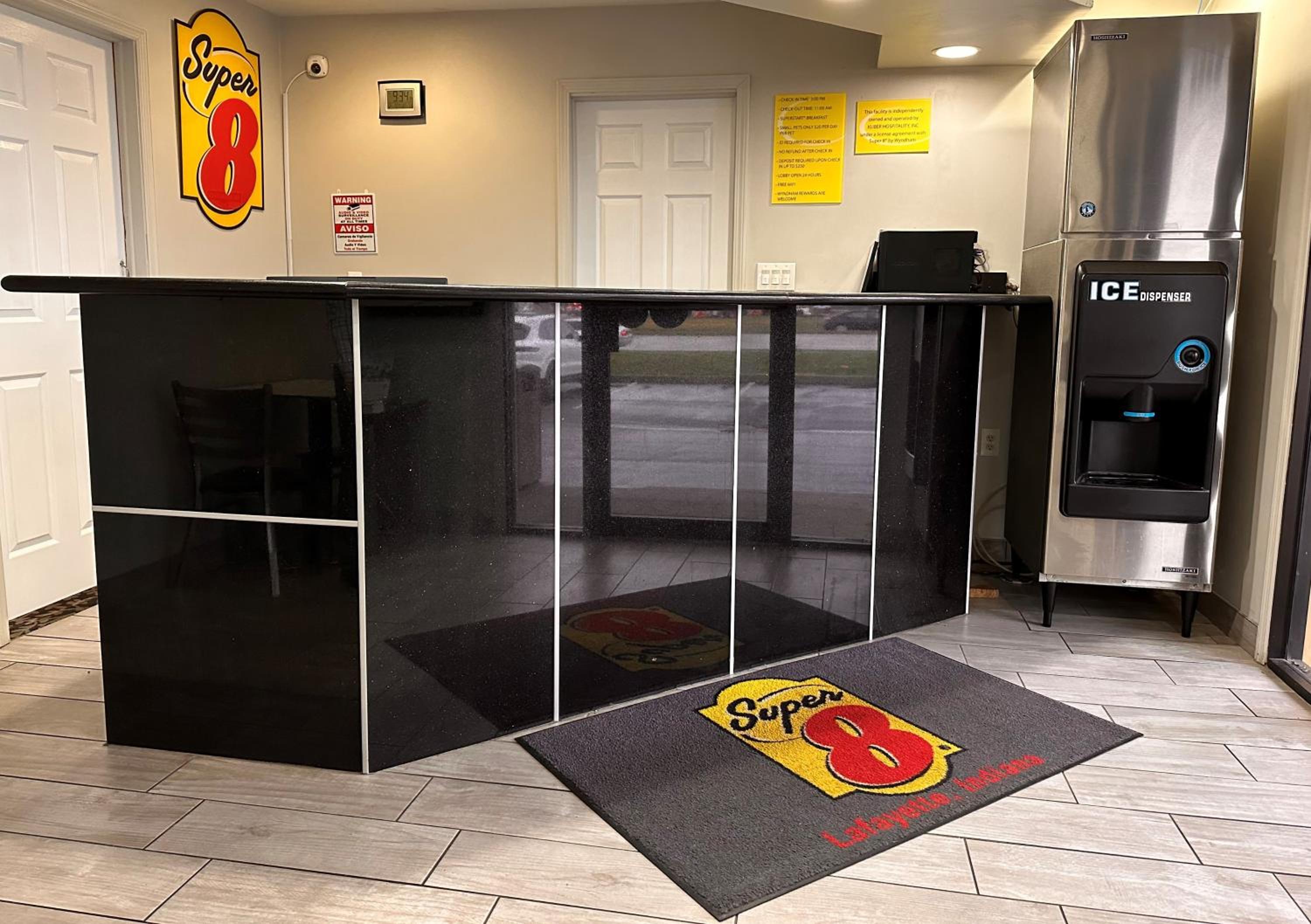 Super 8 by Wyndham Lafayette