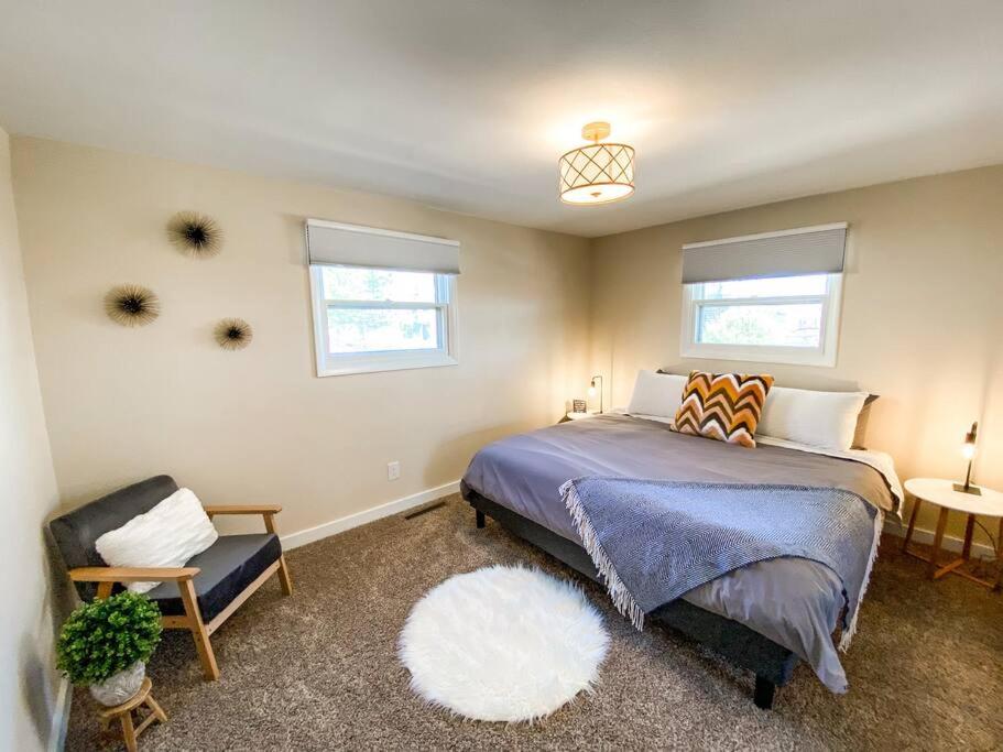 Stylish remodeled Apt near IvyWild/Downtown view 2