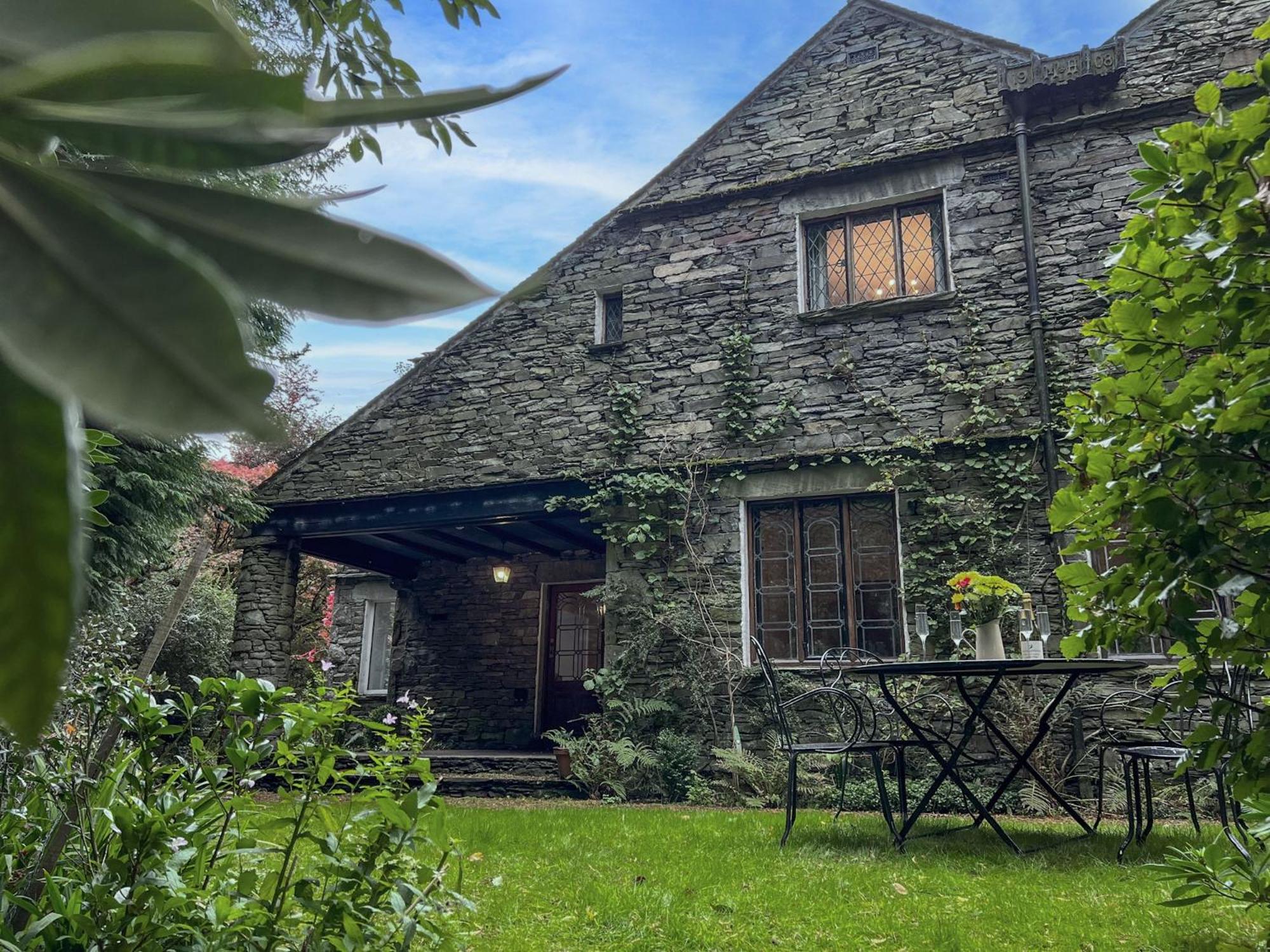 Daweswood, Patterdale, characterful with fairy tale garden and fell walks from the door