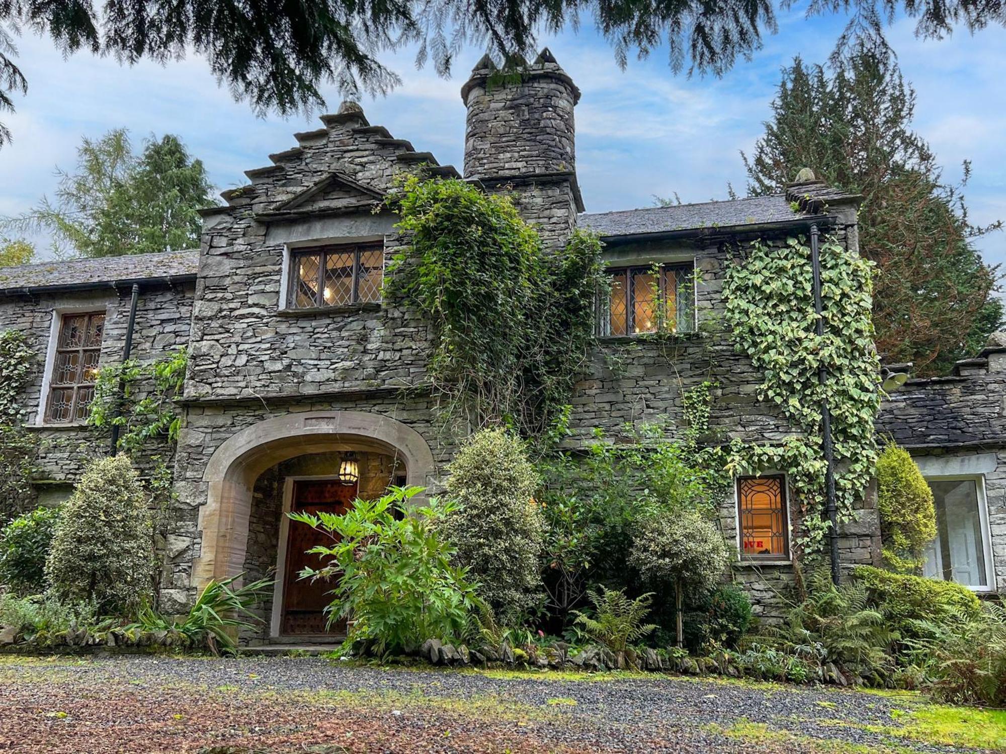 Daweswood, Patterdale, characterful with fairy tale garden and fell walks from the door