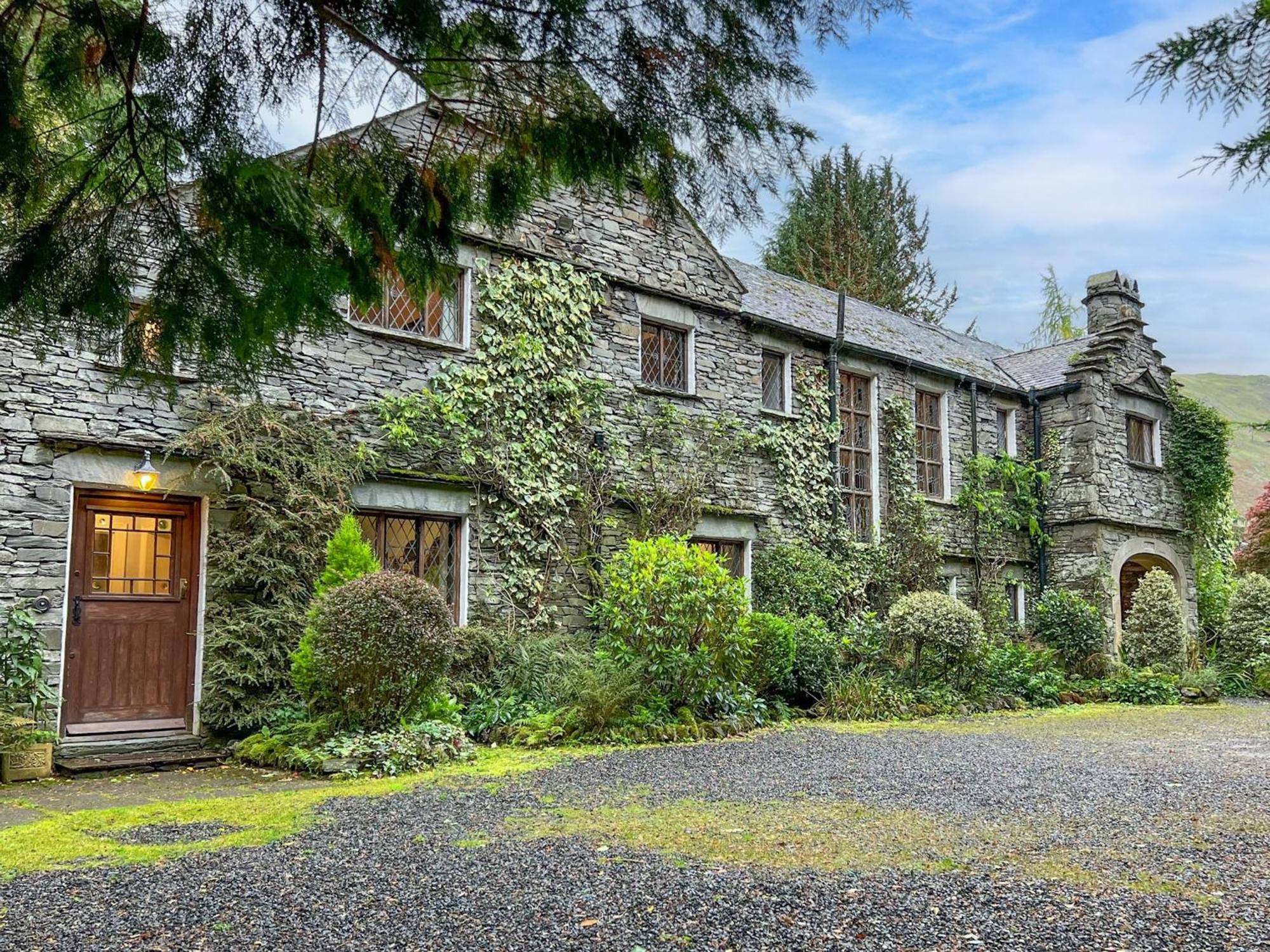 Daweswood, Patterdale, characterful with fairy tale garden and fell walks from the door