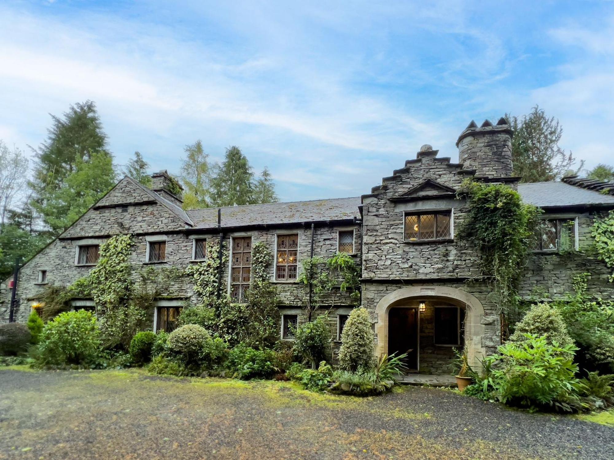 Daweswood, Patterdale, characterful with fairy tale garden and fell walks from the door