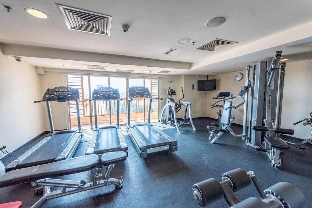 New-SunwayLagoonFamilySuite-highest floor-2-4pax-Netflix-Balcony-SuperFastInternet photo 5