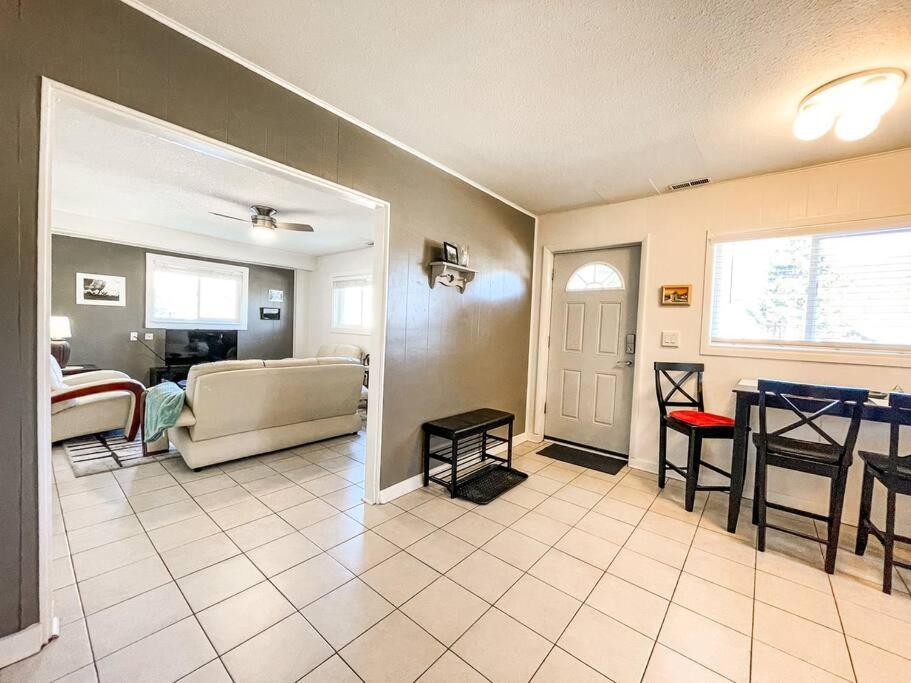 Mountain Town Apartment / Walk to main street! view 5