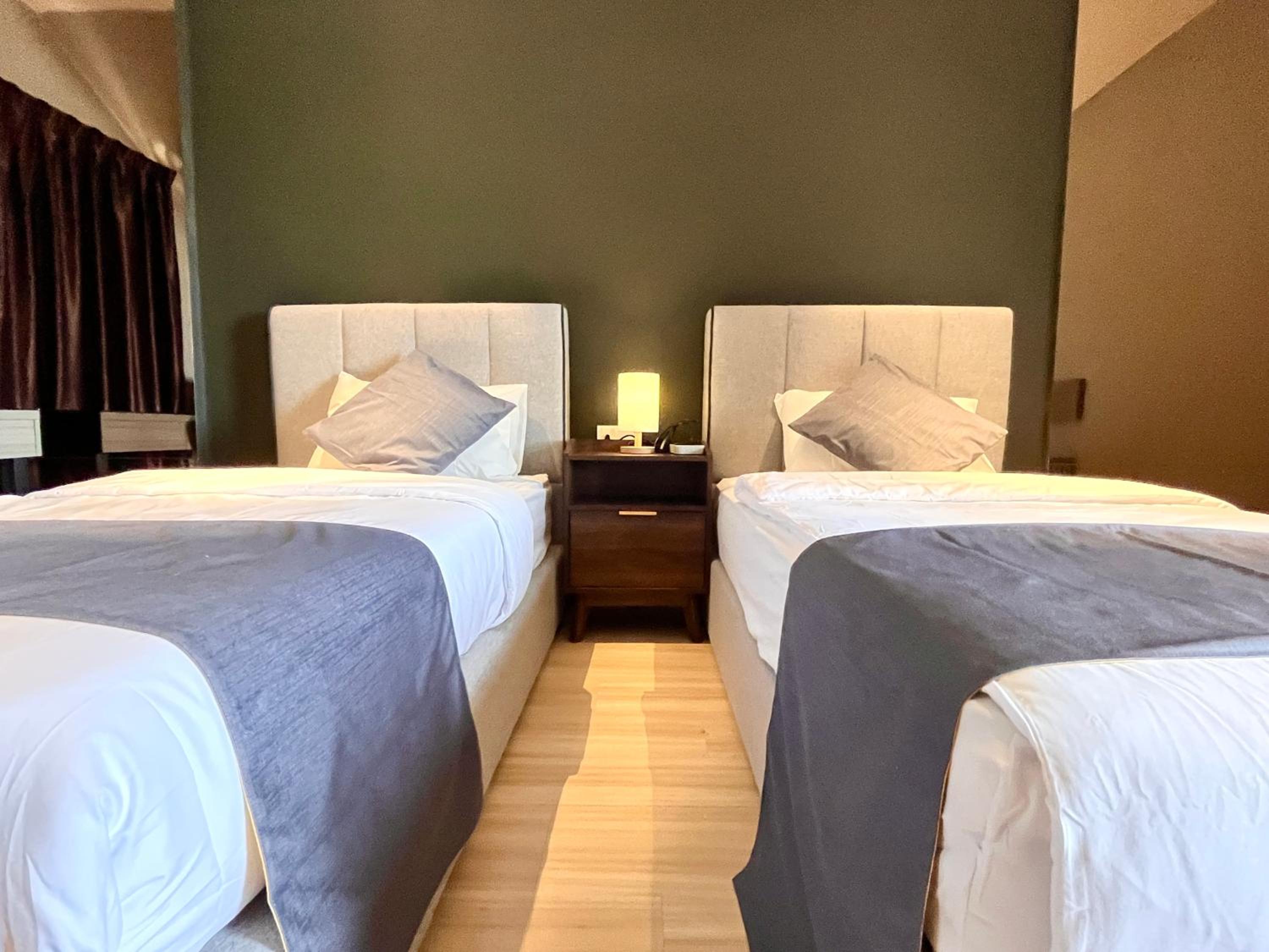 HillMark Suites