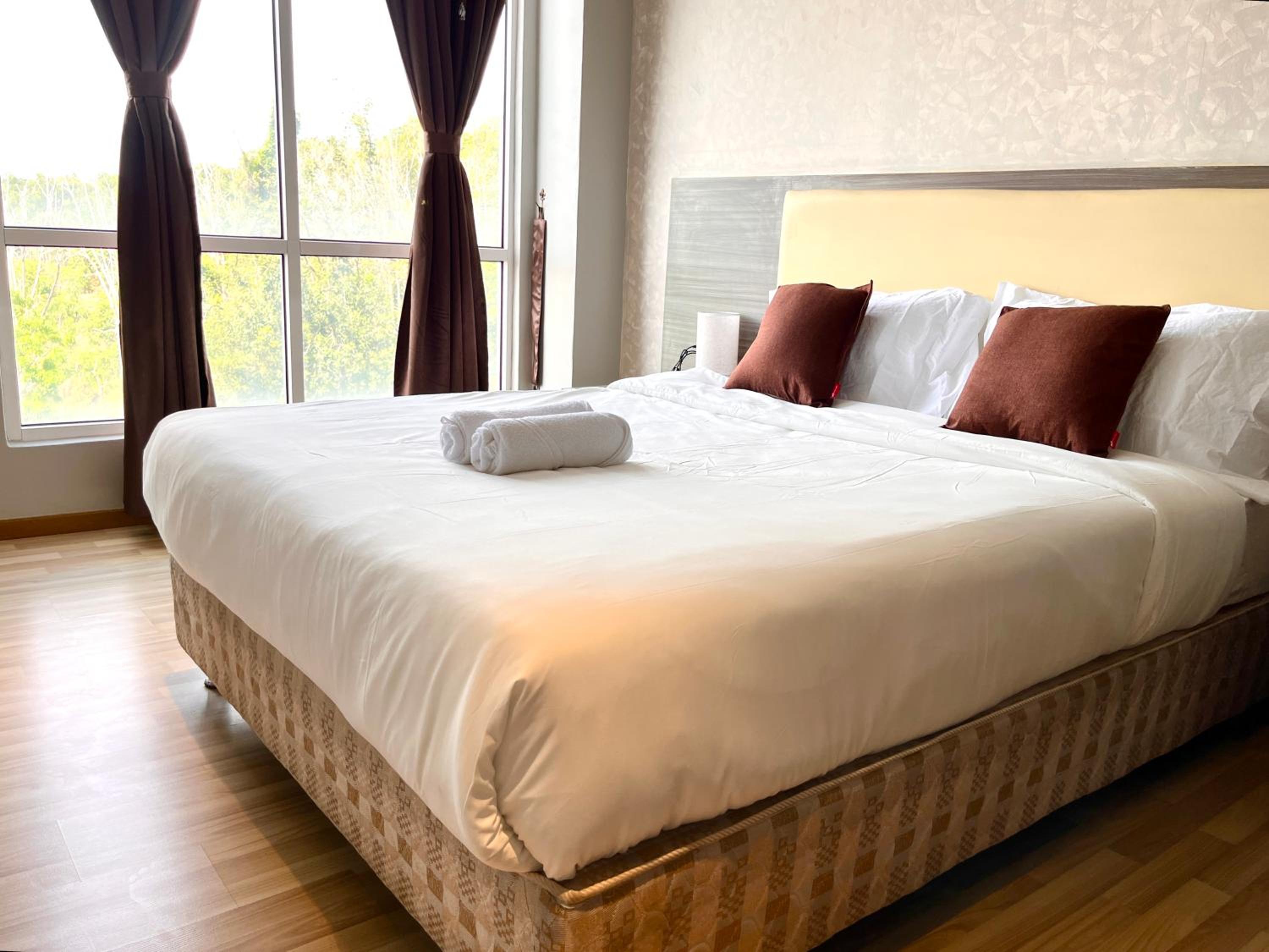 HillMark Suites