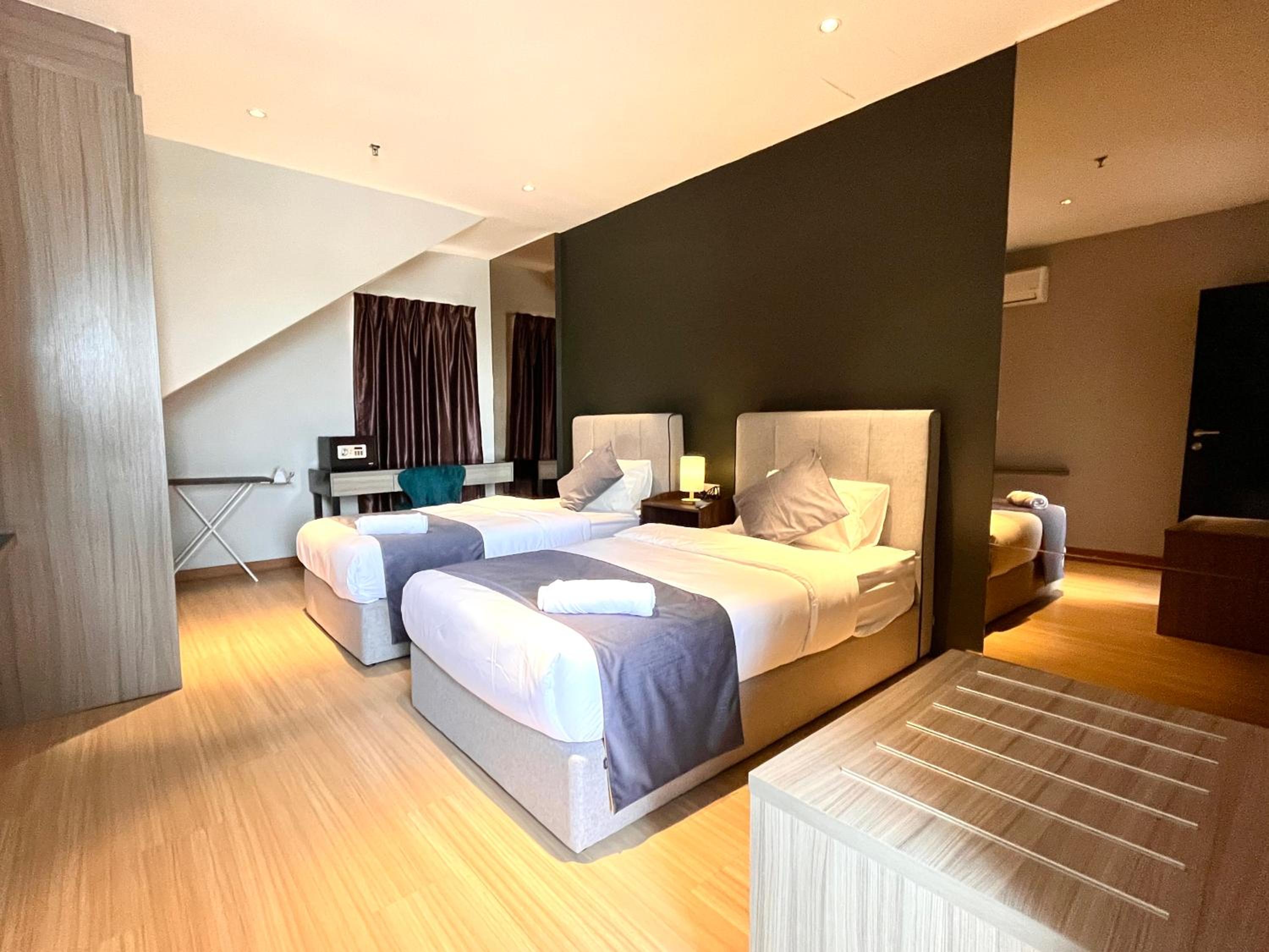 HillMark Suites