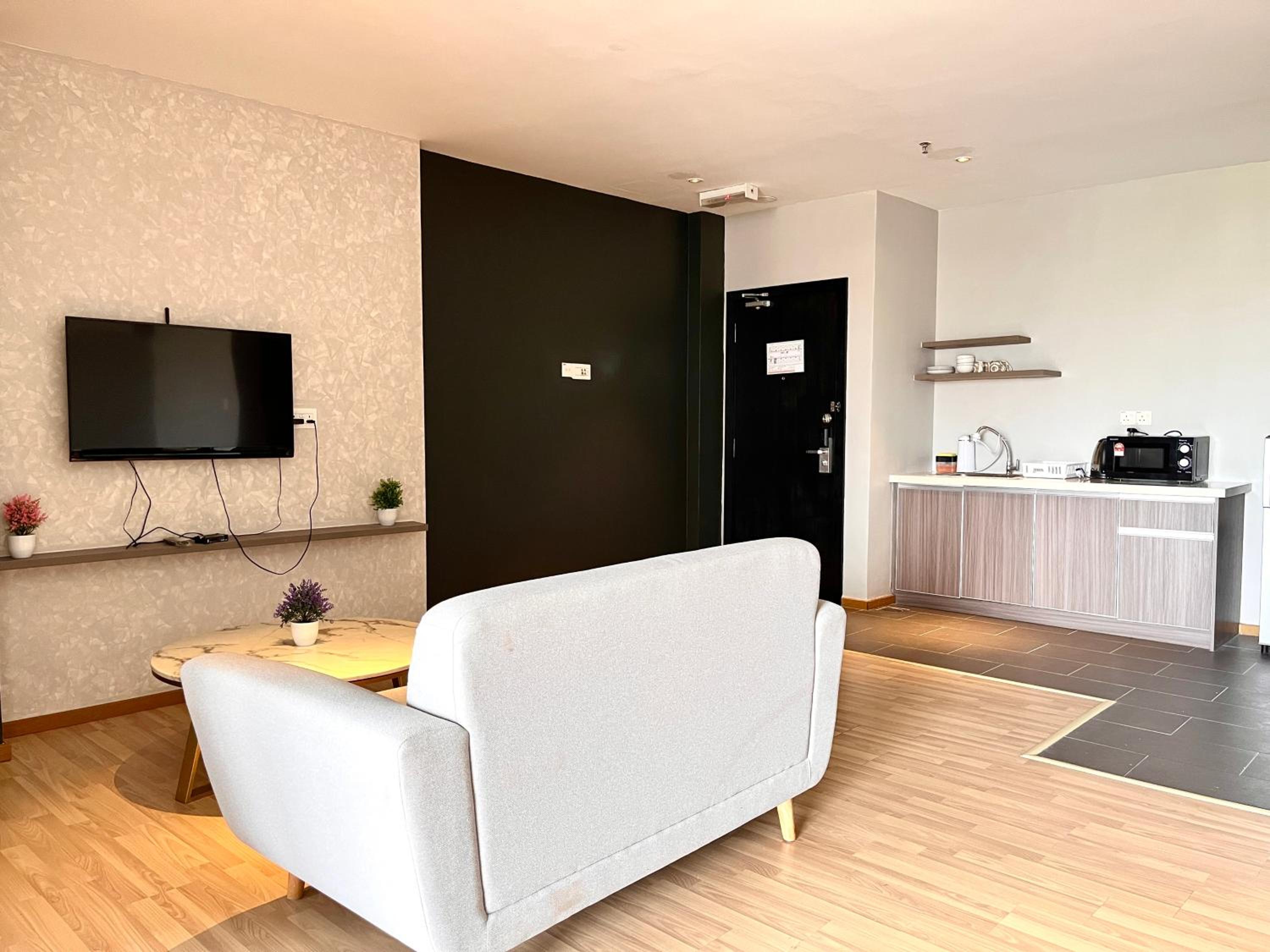 HillMark Suites