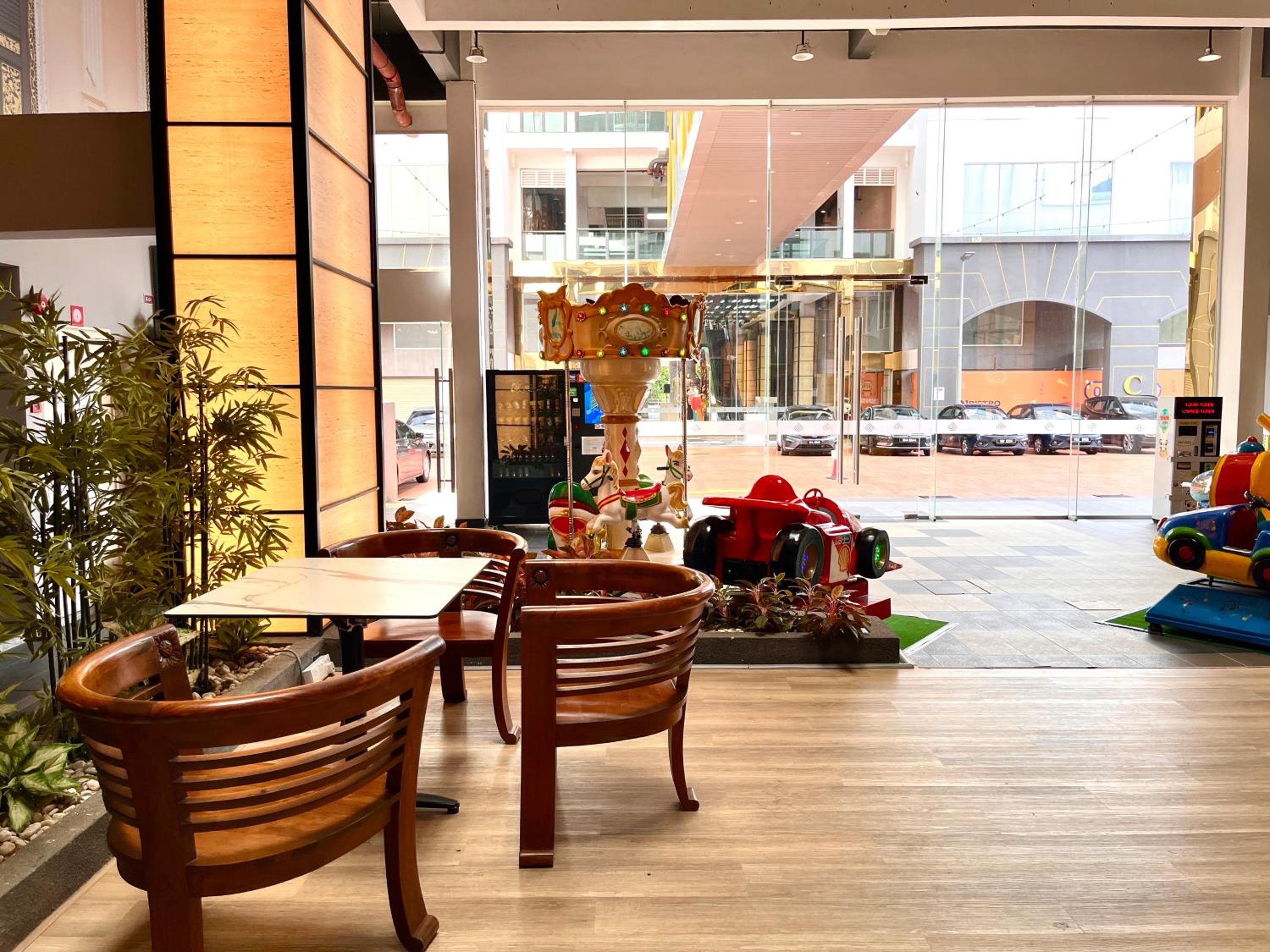 HillMark Suites