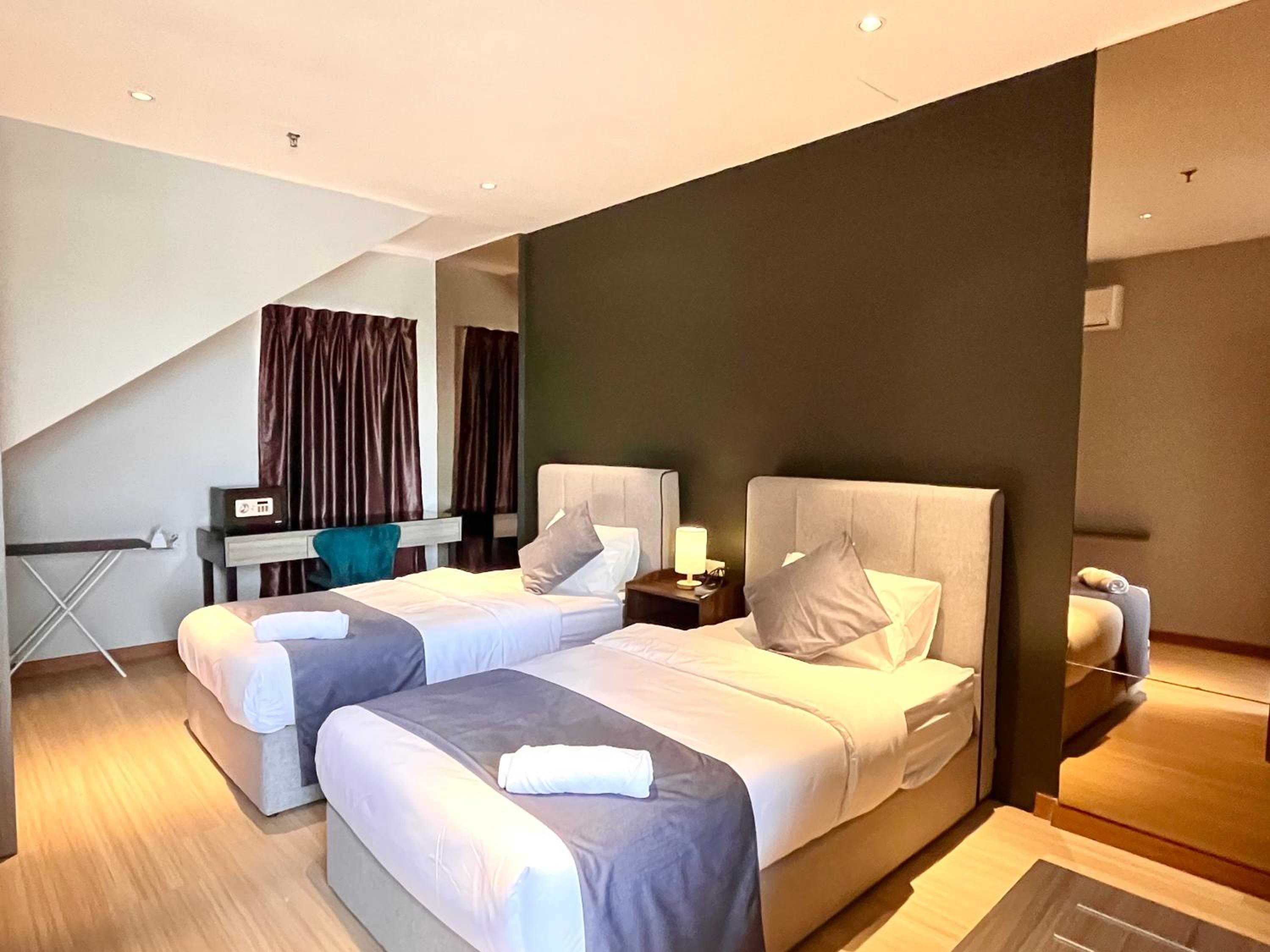 HillMark Suites