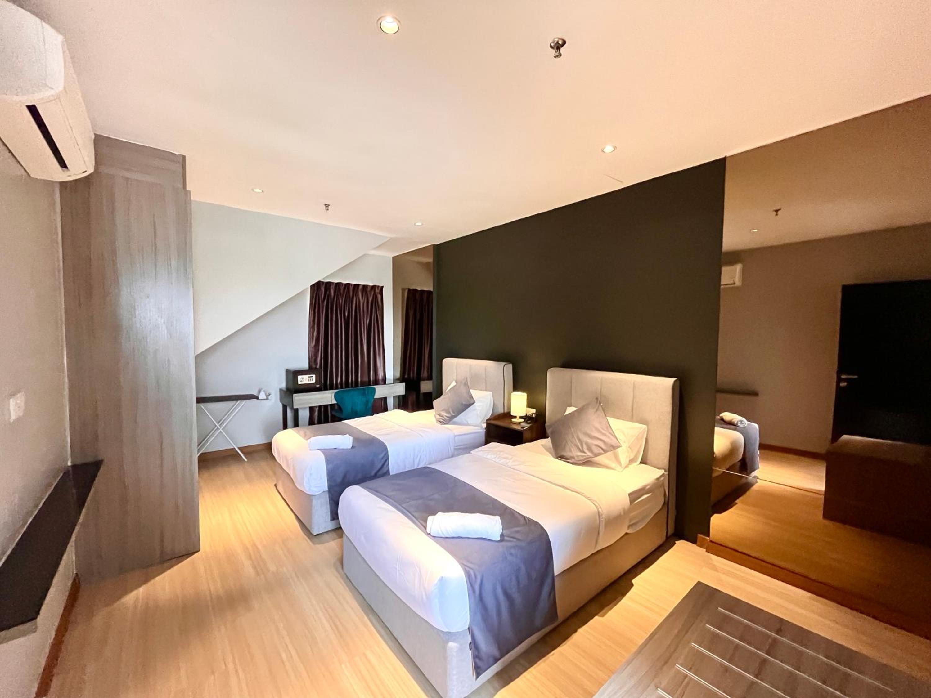 HillMark Suites