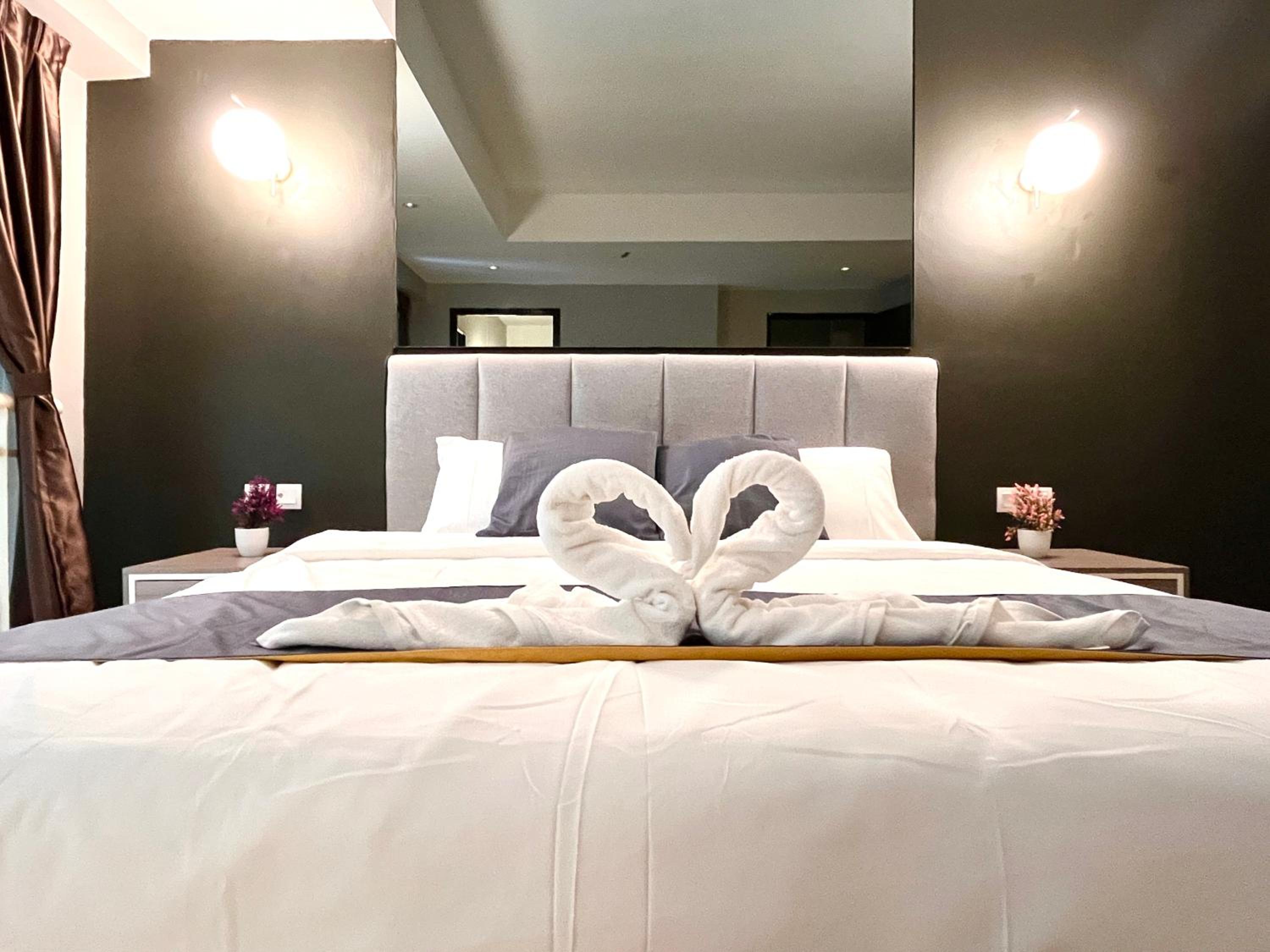 HillMark Suites