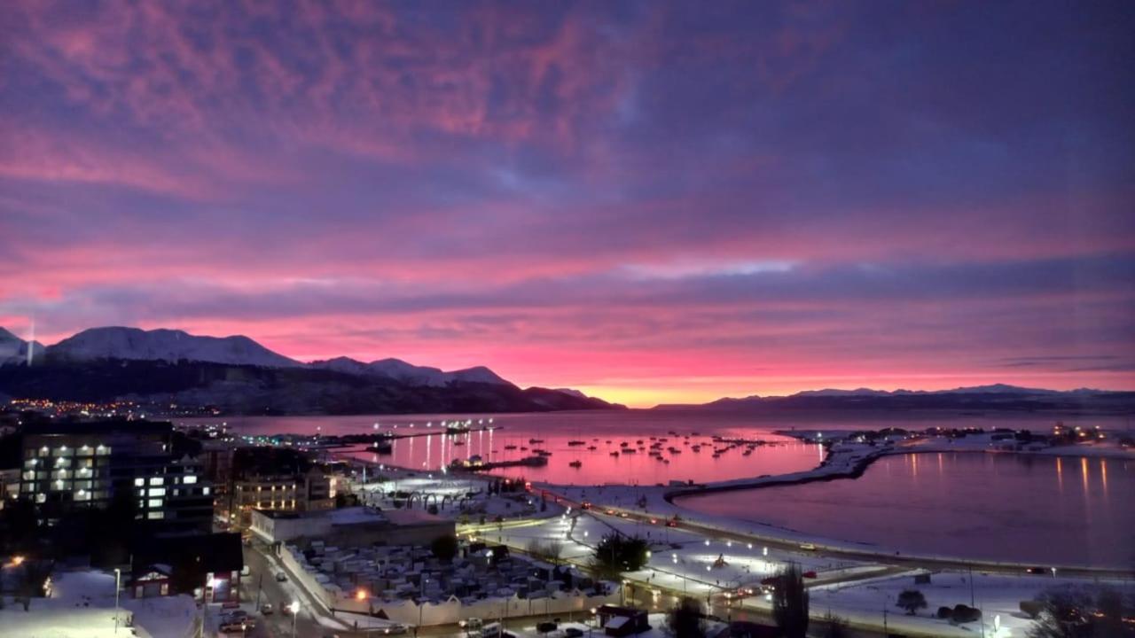 Cálido estudio con balcón y vistas a las montañas