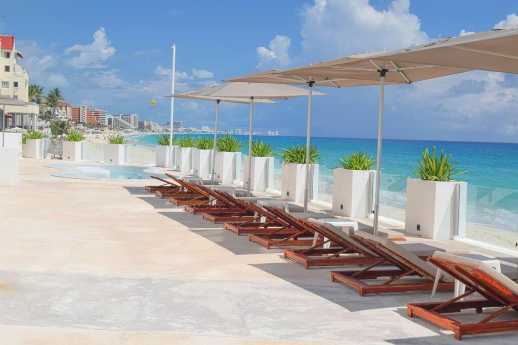 Luxury ocean front apartment, 2 br, beach, gym, spa