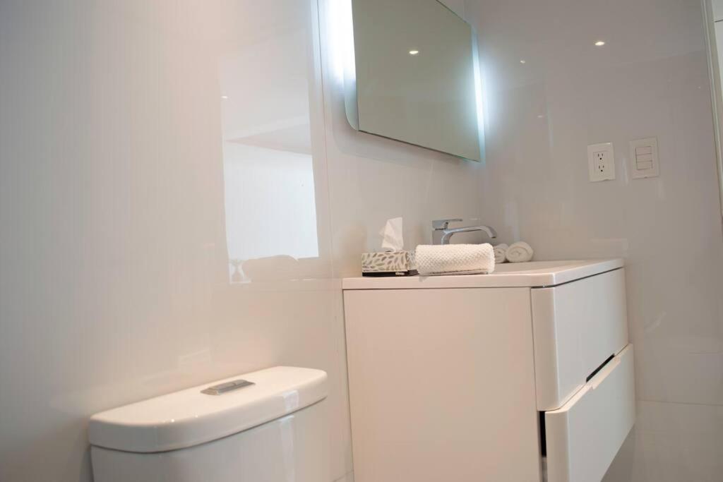 Luxury ocean front apartment, 2 br, beach, gym, spa
