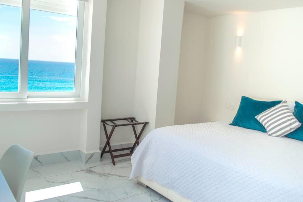 Luxury ocean front apartment, 2 br, beach, gym, spa
