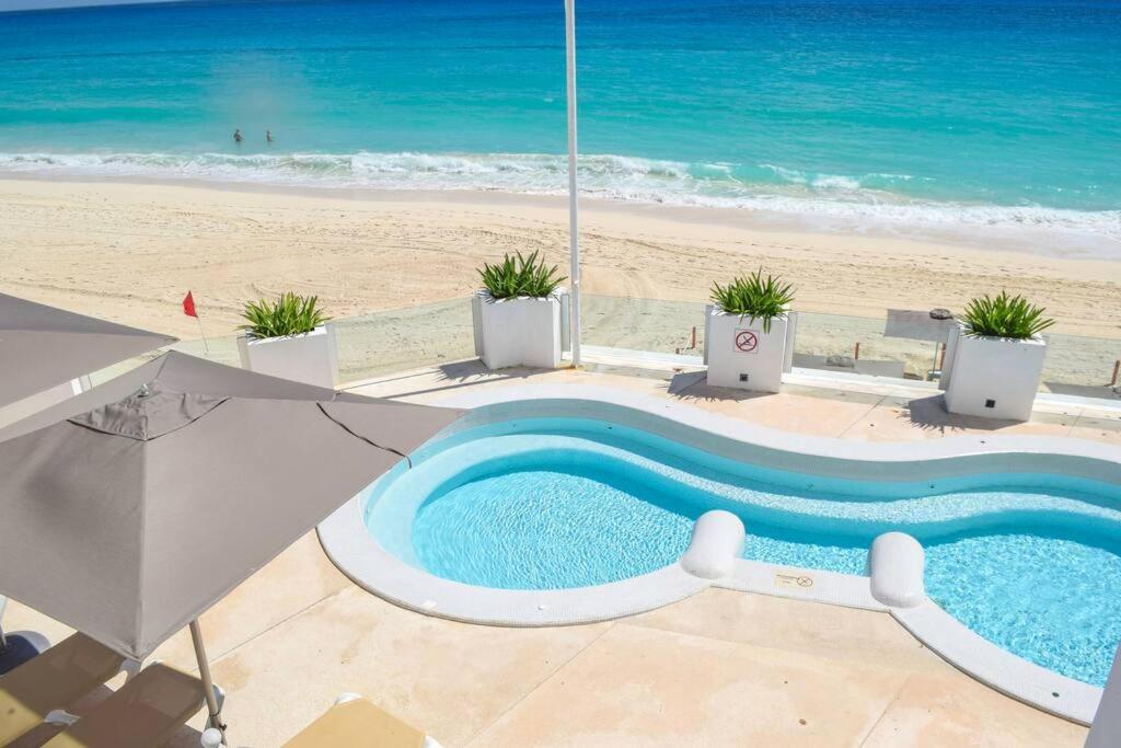 Luxury ocean front apartment, 2 br, beach, gym, spa