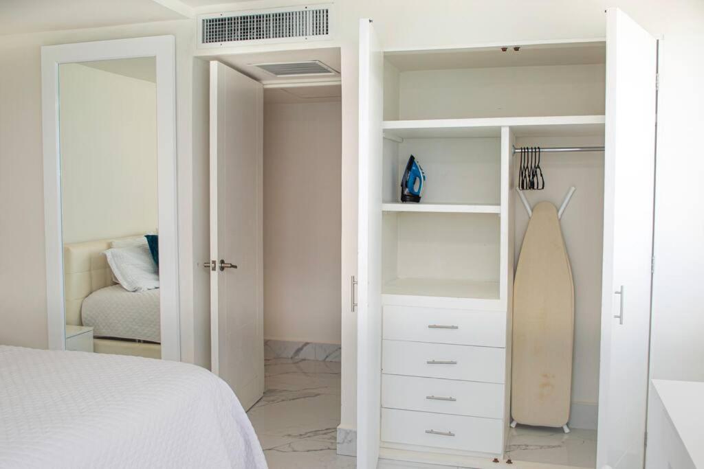 Luxury ocean front apartment, 2 br, beach, gym, spa