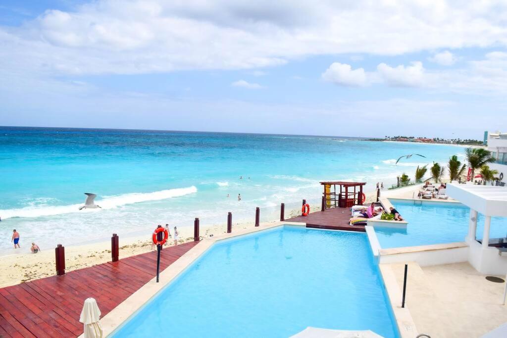 Luxury ocean front apartment, 2 br, beach, gym, spa