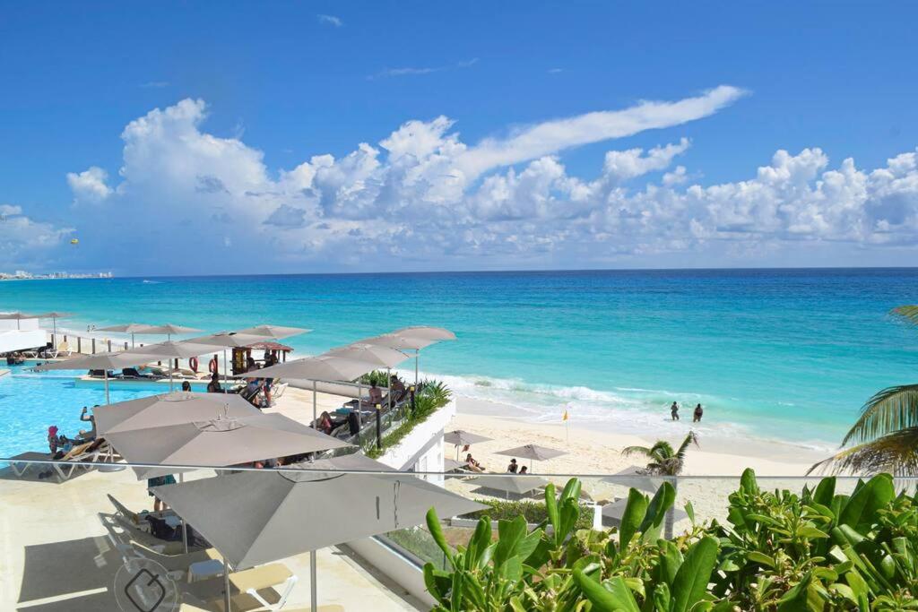 Luxury ocean front apartment, 2 br, beach, gym, spa