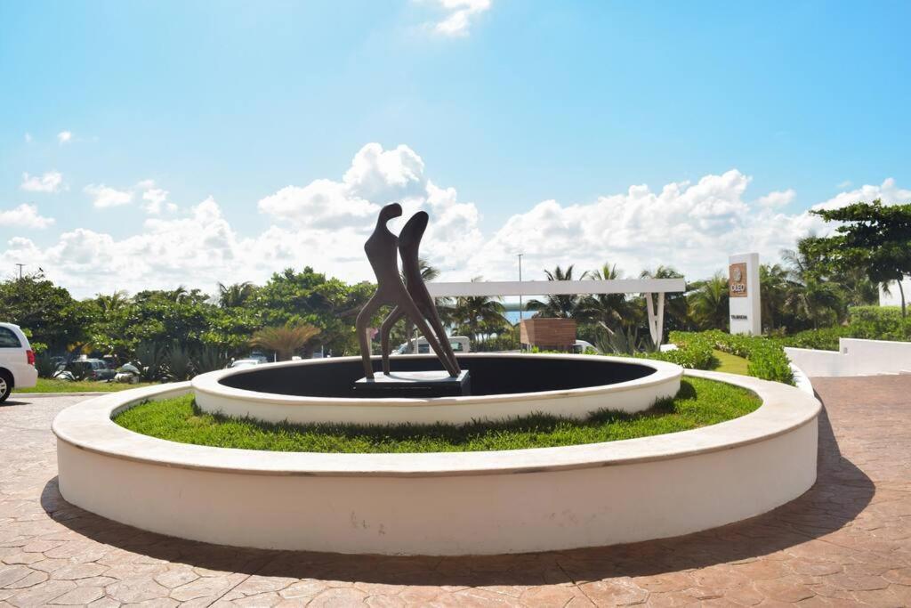 Luxury ocean front apartment, 2 br, beach, gym, spa