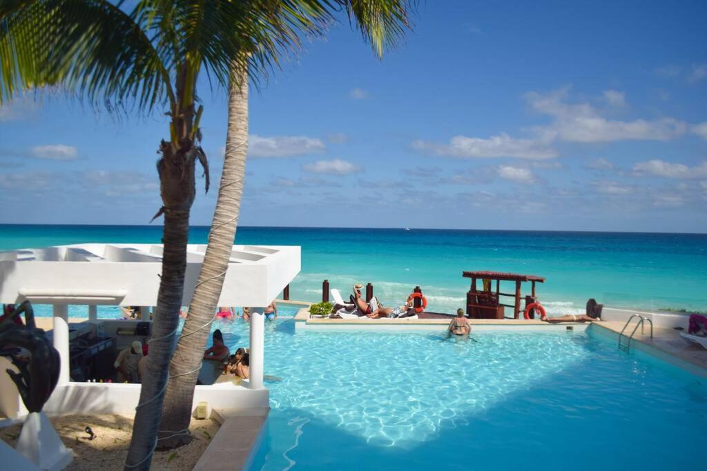 Luxury ocean front apartment, 2 br, beach, gym, spa