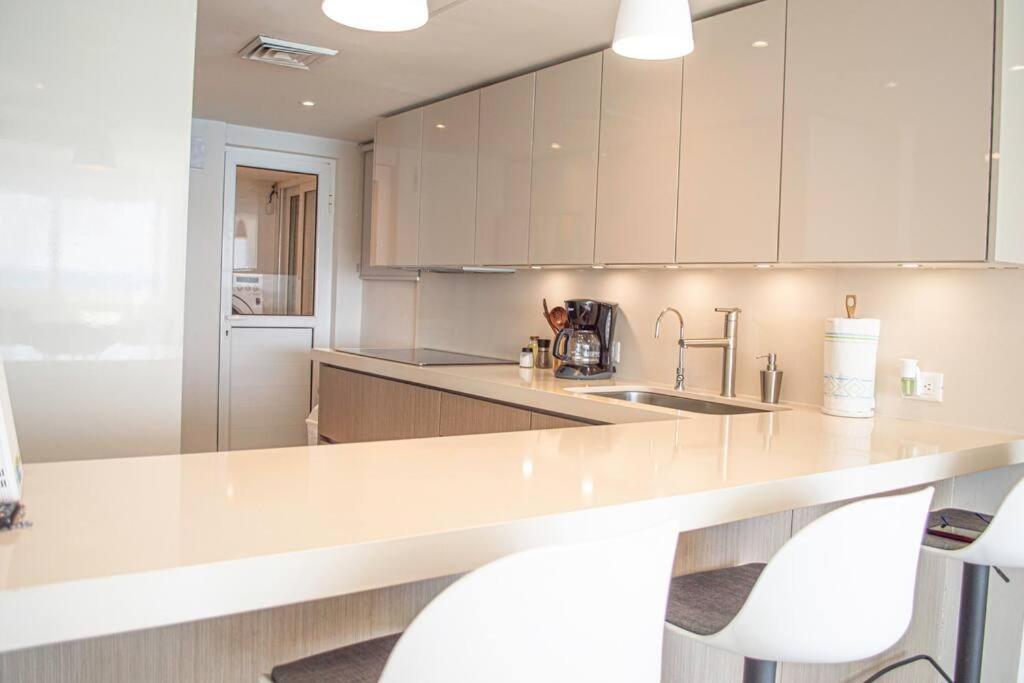 Luxury ocean front apartment, 2 br, beach, gym, spa