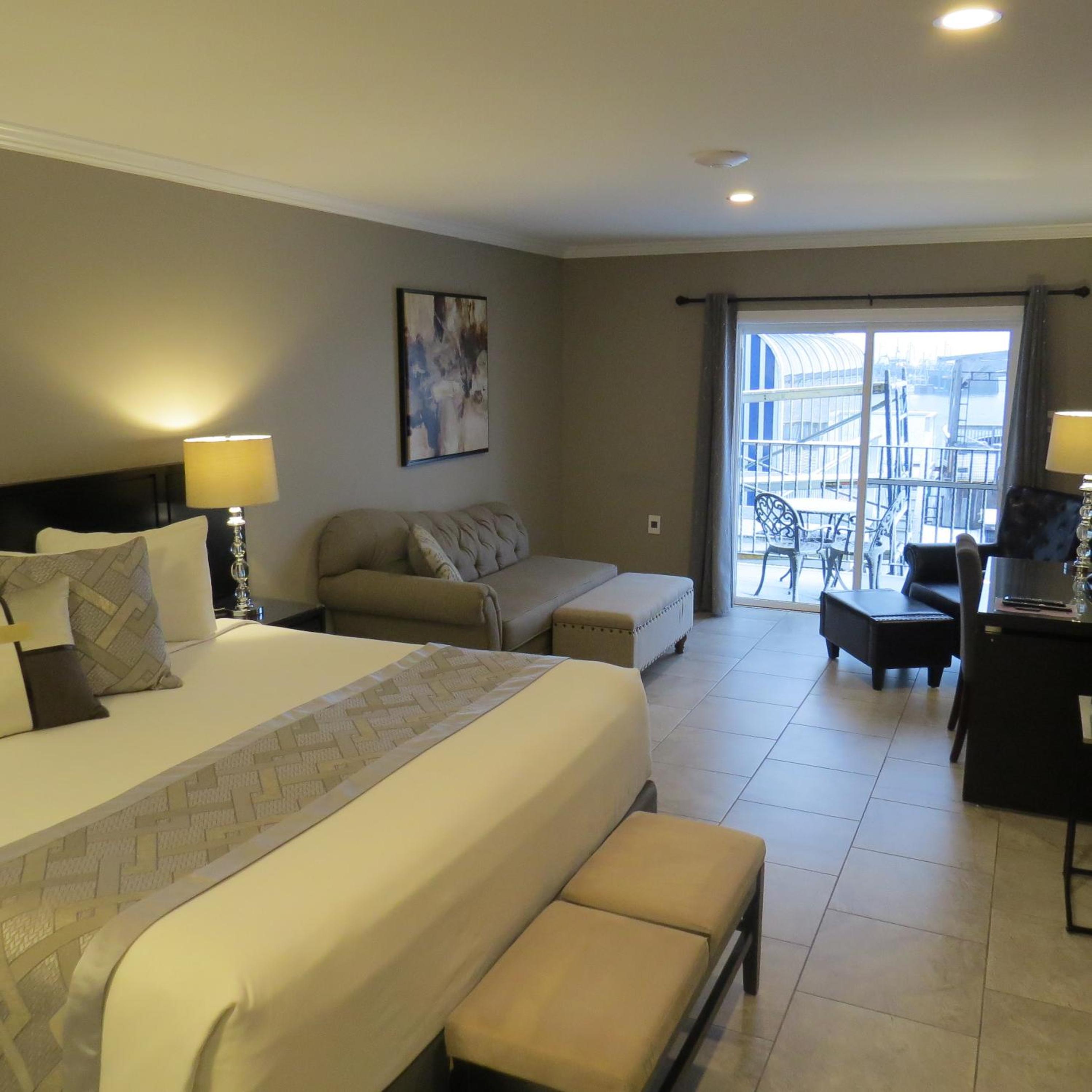 Dockside Suites