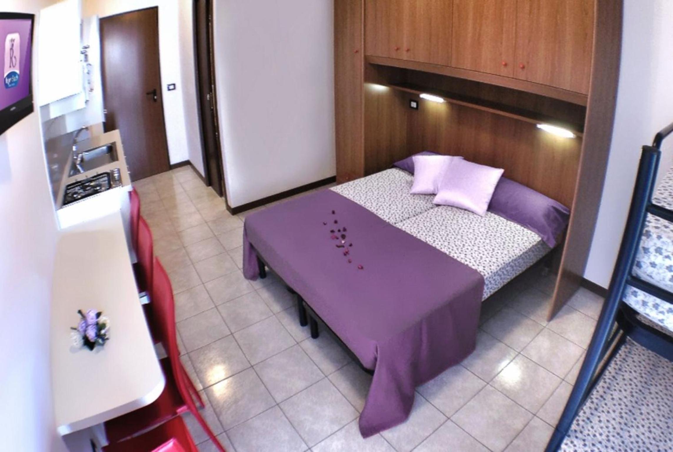 Intimate studio in a modern residence-Beahost view 3