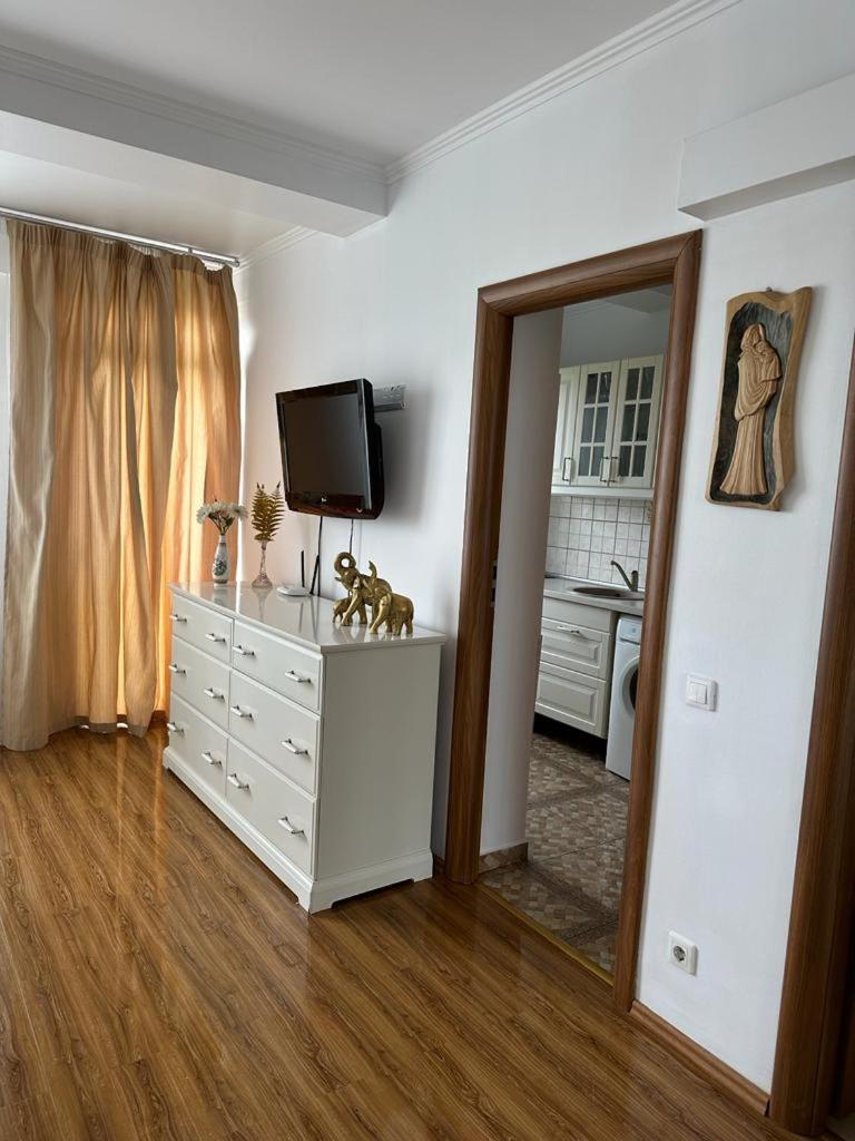 RomExpo Studio