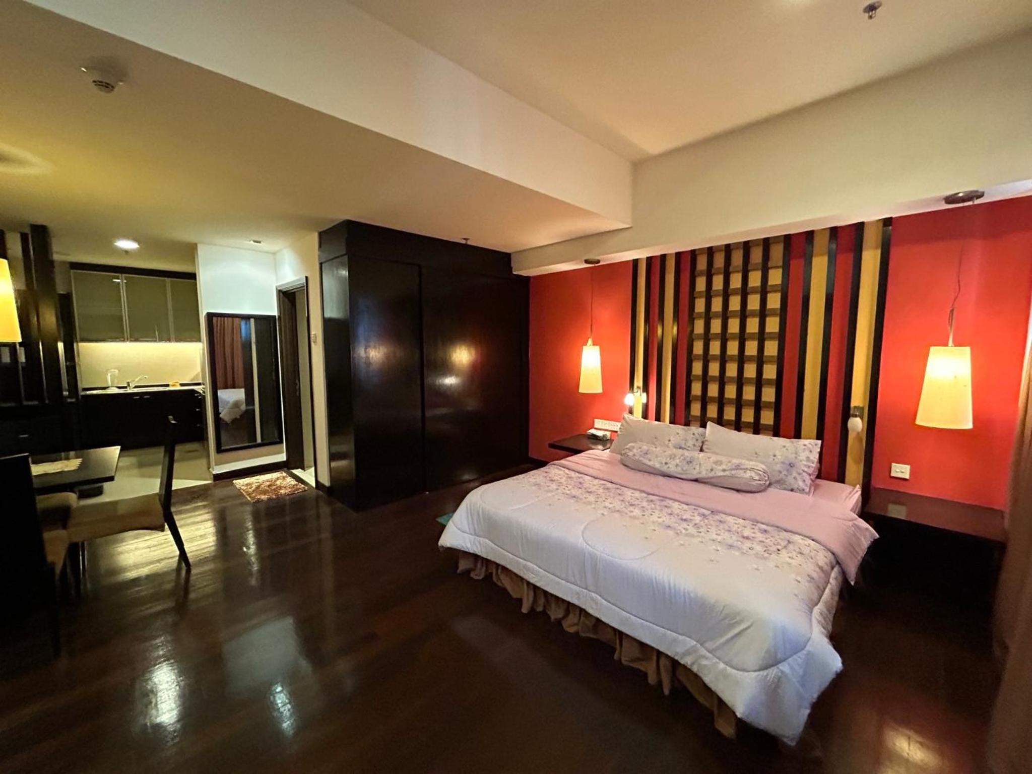 Hotel New-SunwayLagoonFamilySuite-highest floor-2-4pax-Netflix-Balcony-SuperFastInternet - Image 1