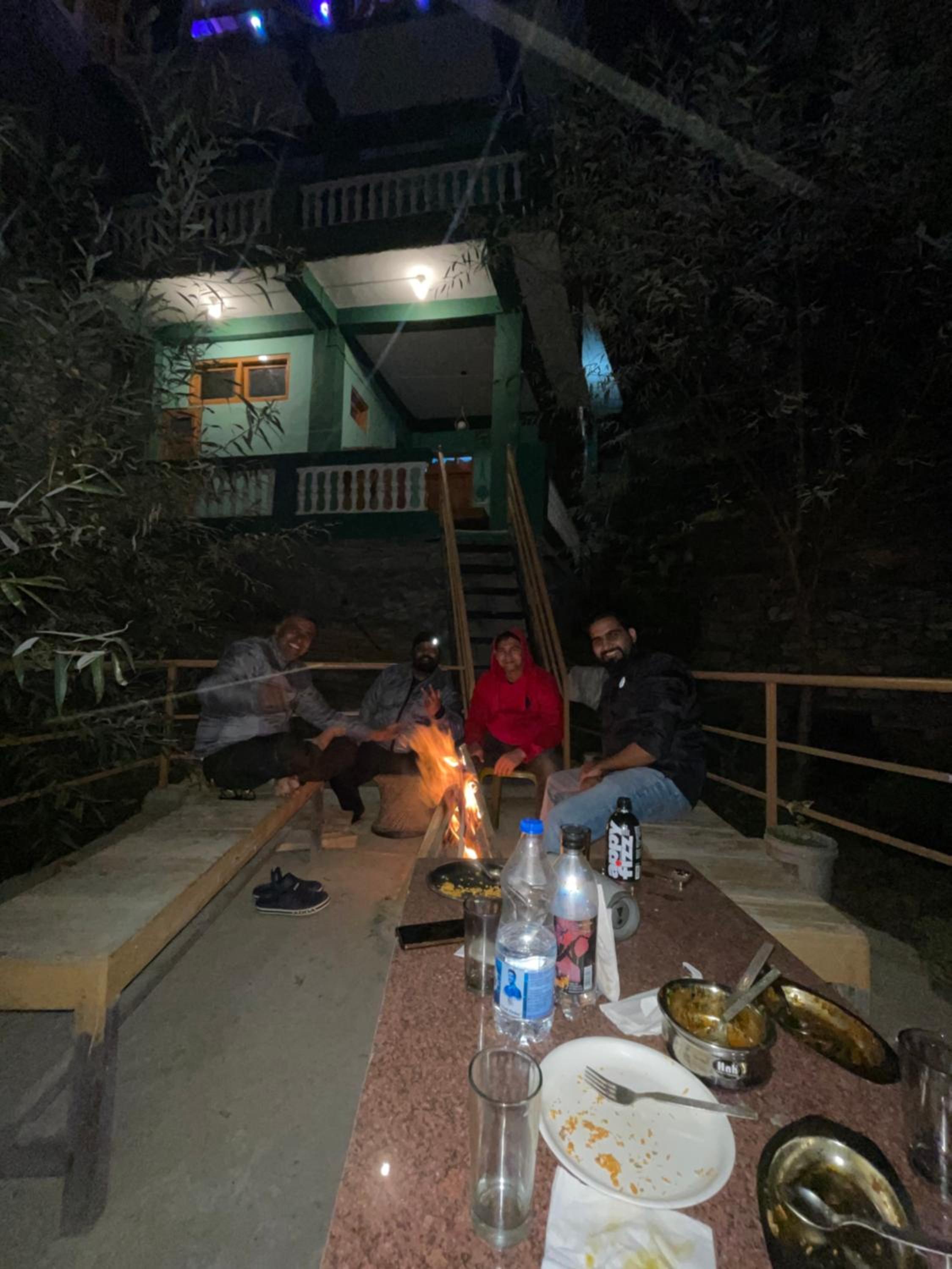 Jibhi house rooms&cafe view 2