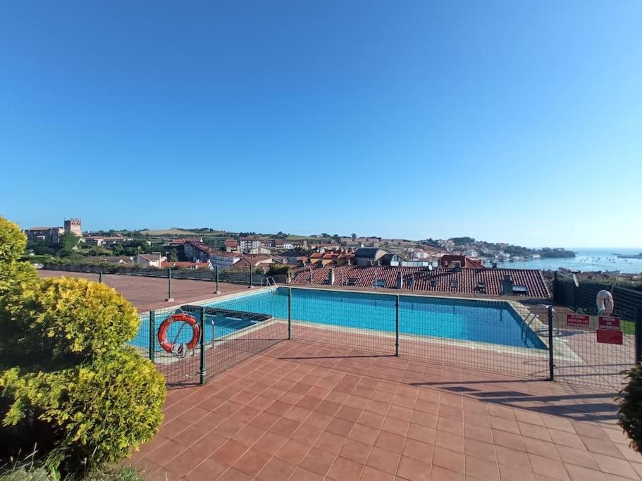Terraza y piscina con vistas espectaculares al mar Parking cubierto