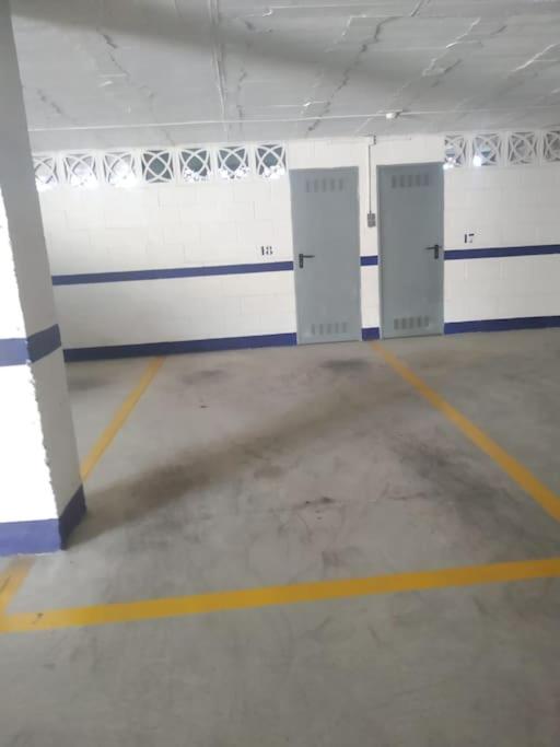 Terraza y piscina con vistas espectaculares al mar Parking cubierto