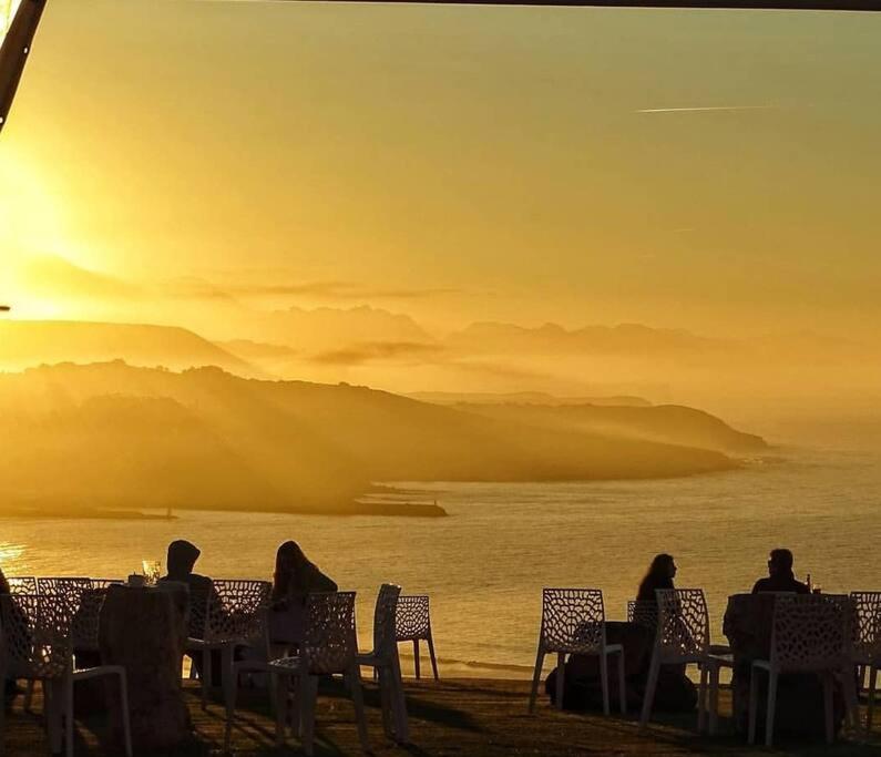 Terraza y piscina con vistas espectaculares al mar Parking cubierto