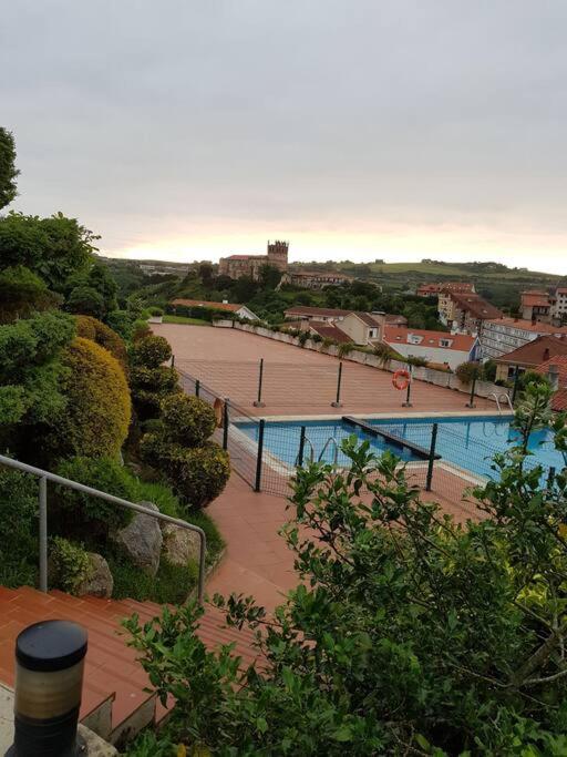 Terraza y piscina con vistas espectaculares al mar Parking cubierto