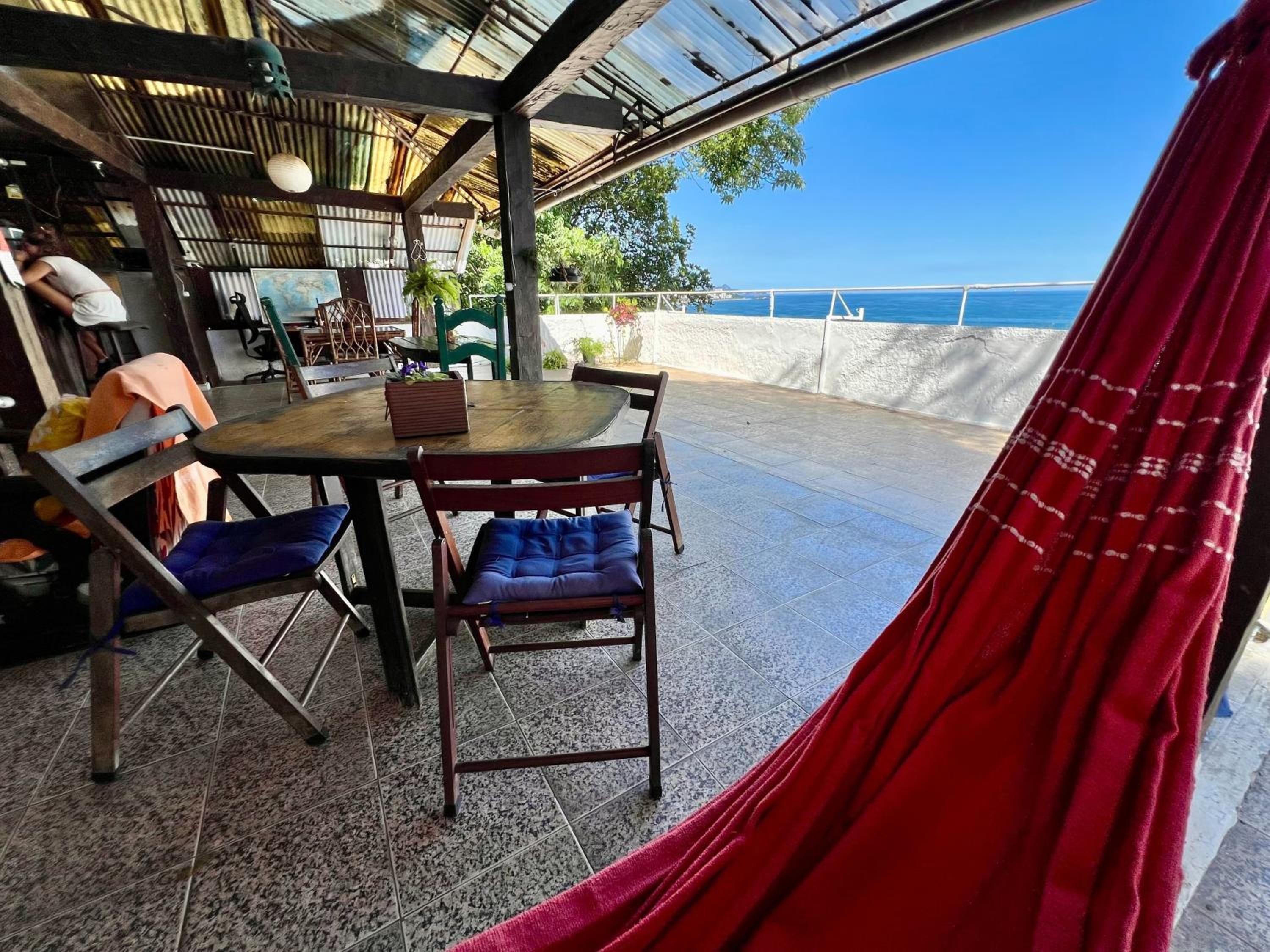 Amazing forest House in the city! Private guest suite - double studio room