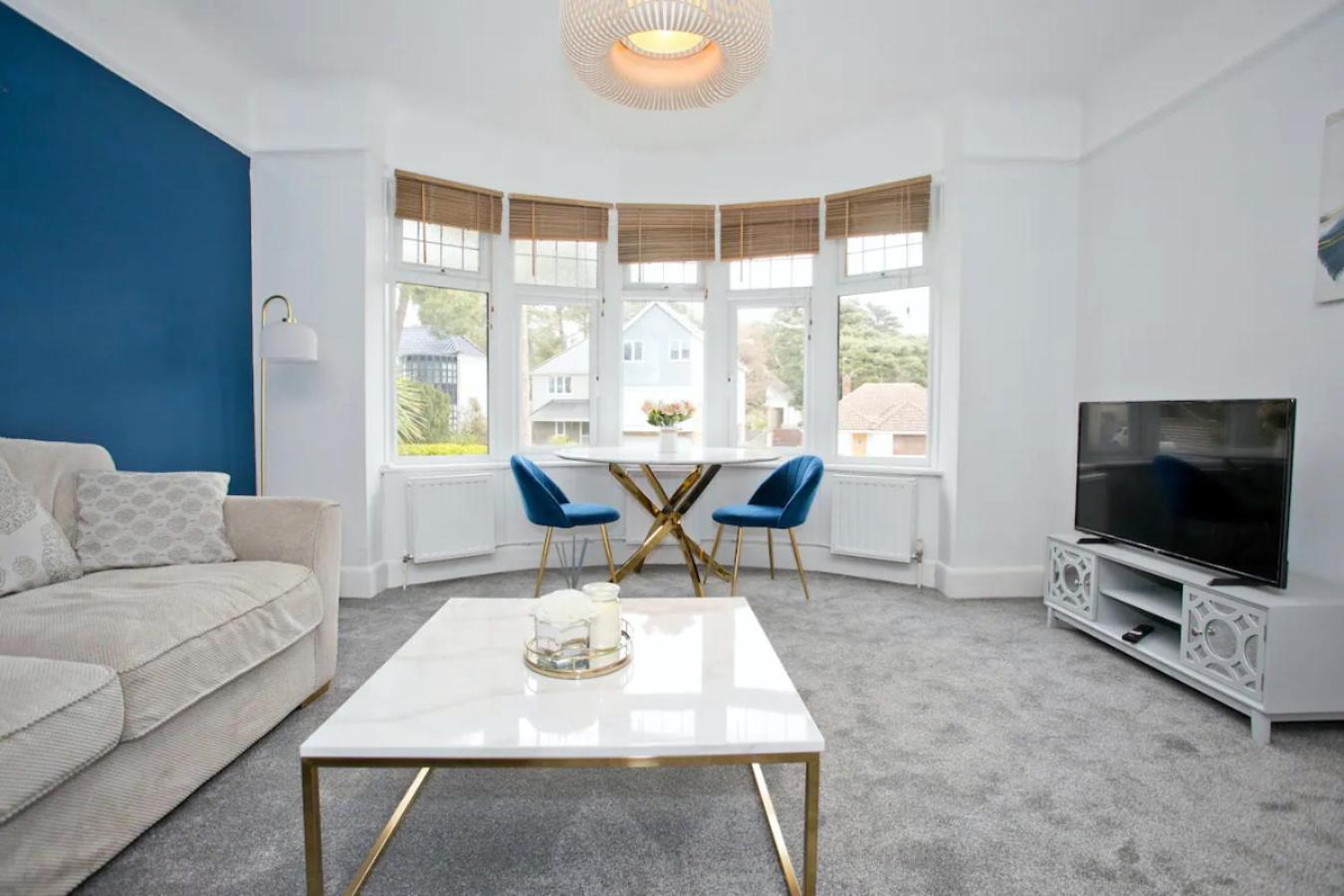 A Piece of Seaside Serenity on the Sandbanks Peninsula view 4