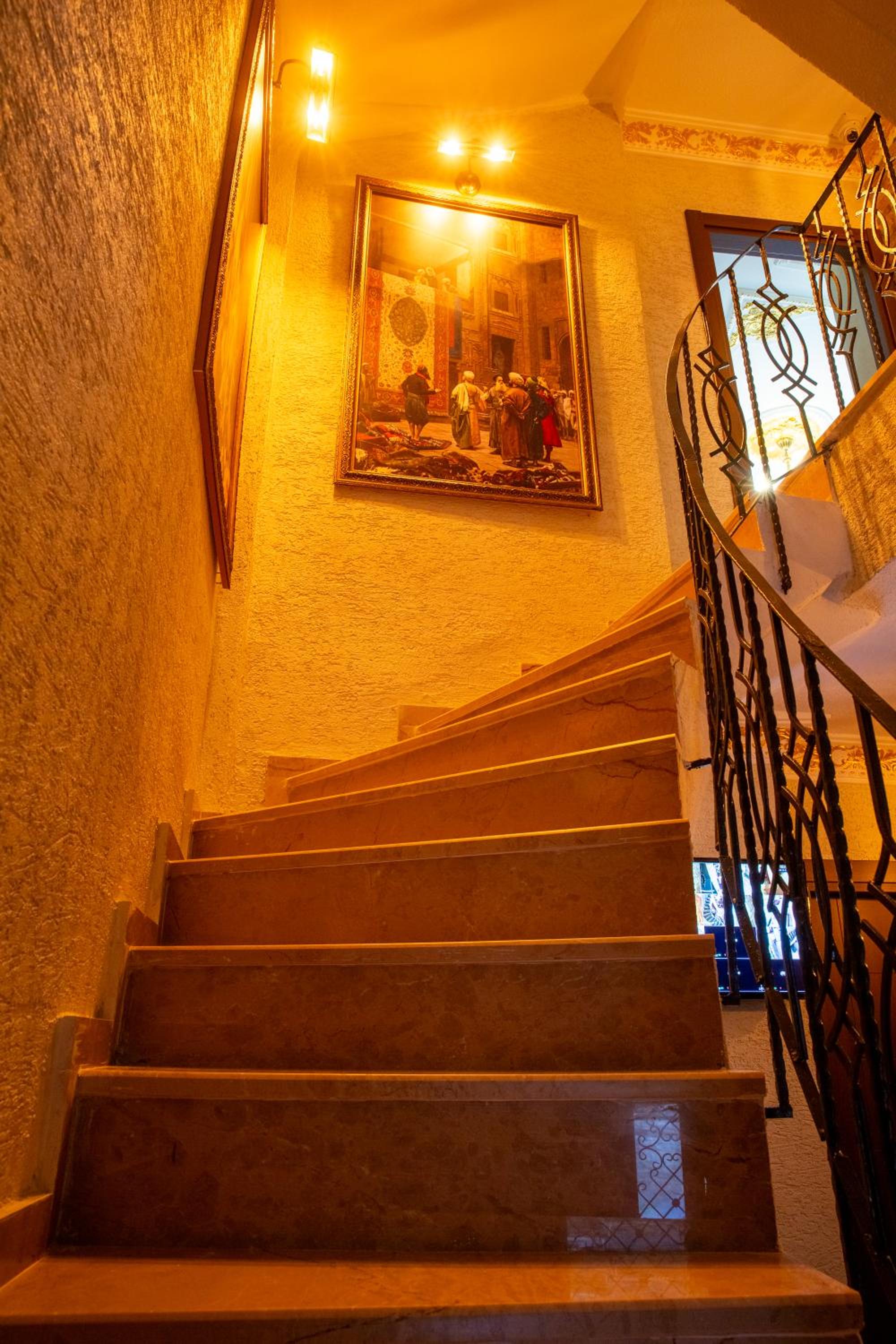 Sayina Hotel - Image 12