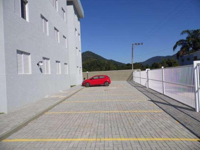 Ubatuba - Edifício Erica Apto 33 - 850 metros da Praia grande