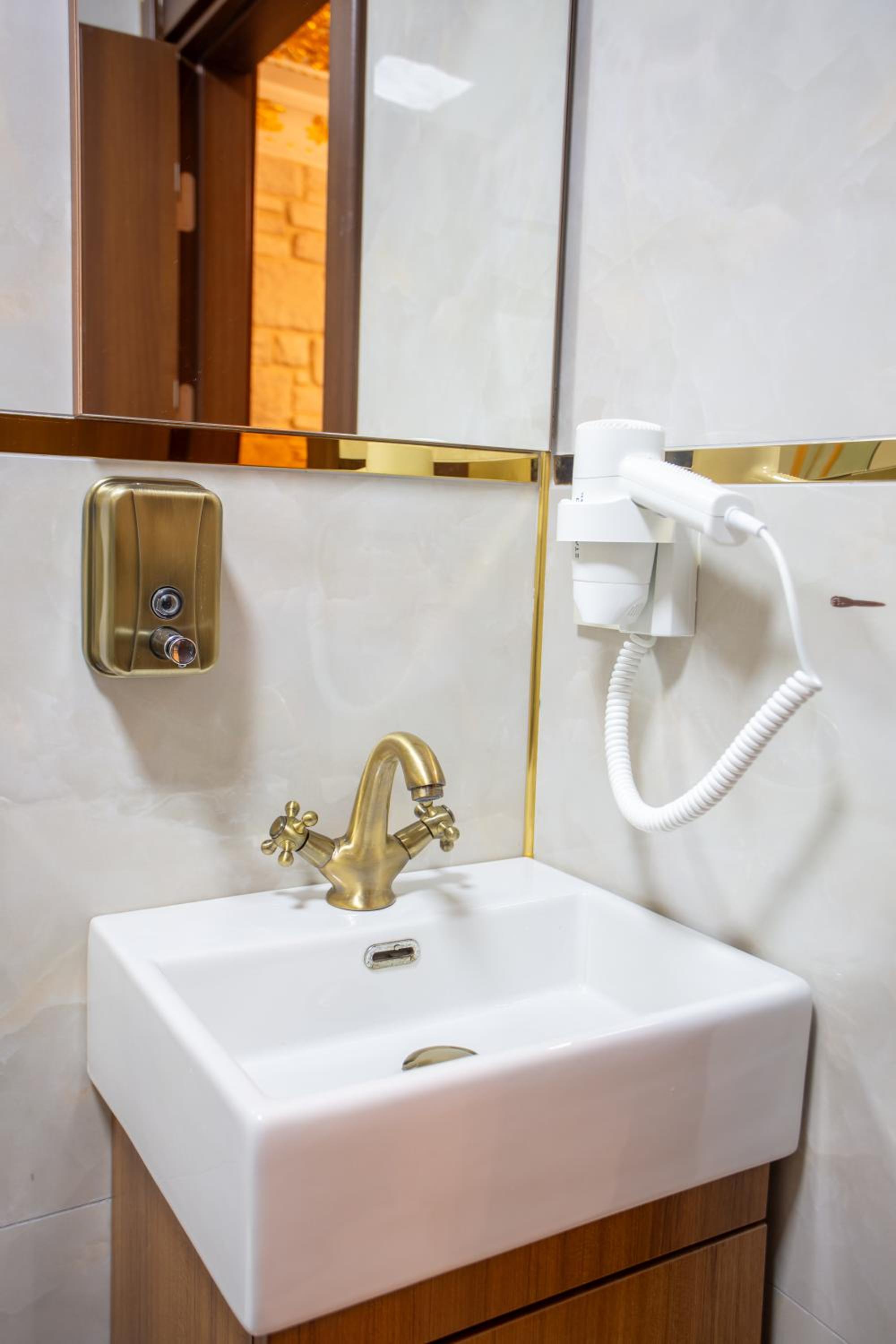 Sayina Hotel - Image 63