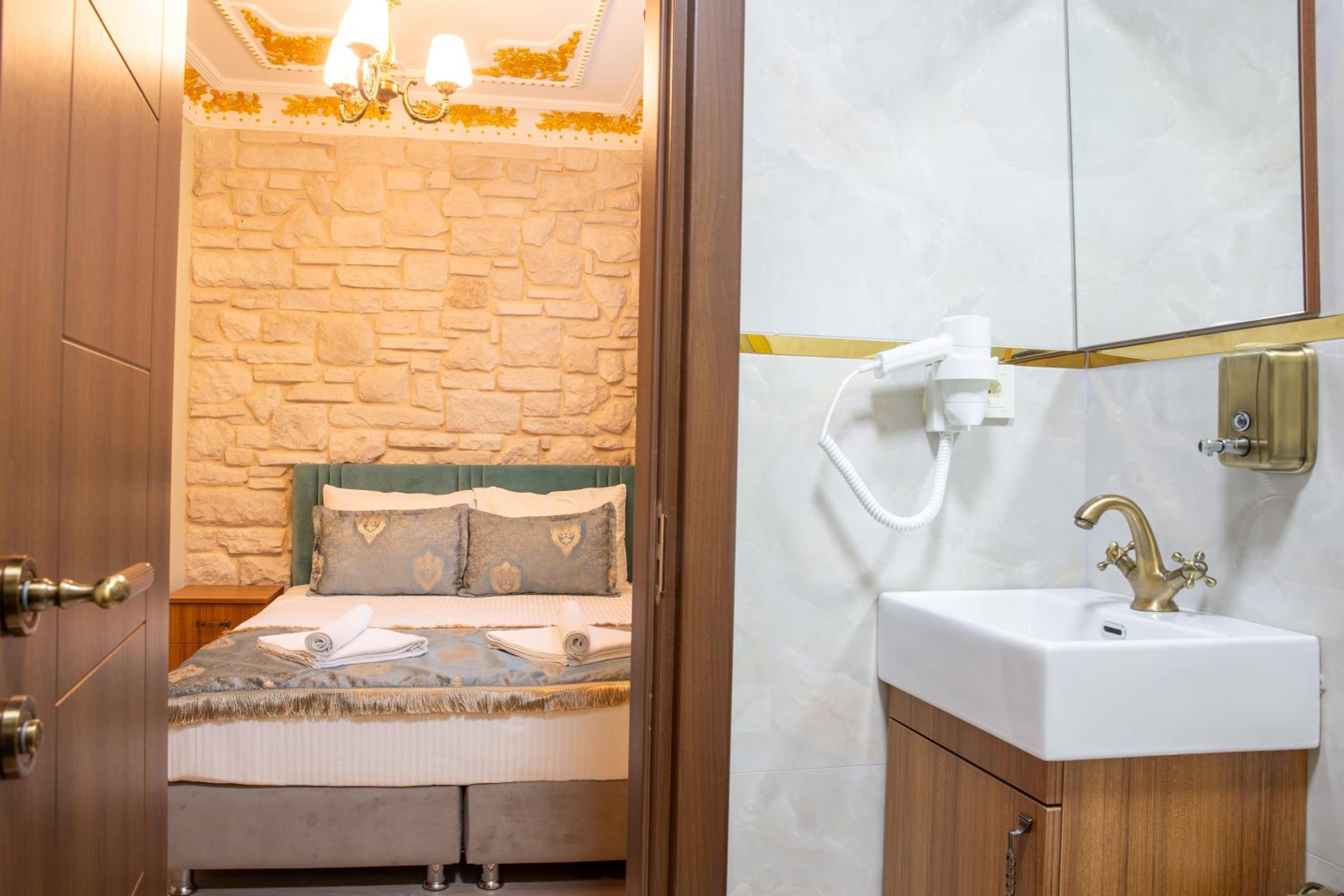 Sayina Hotel - Image 80