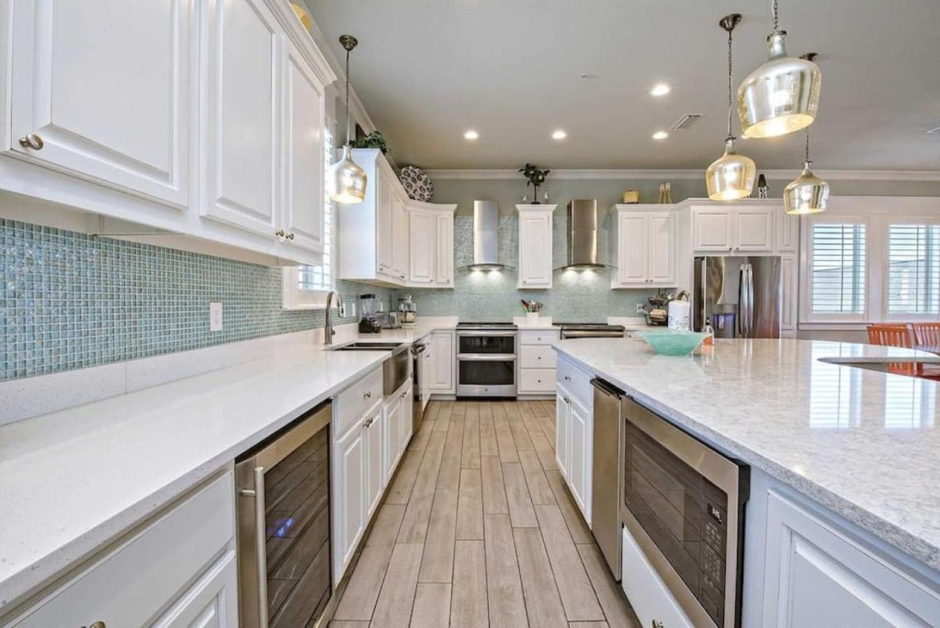 BeachFront 8Bedrooms Lemonshello