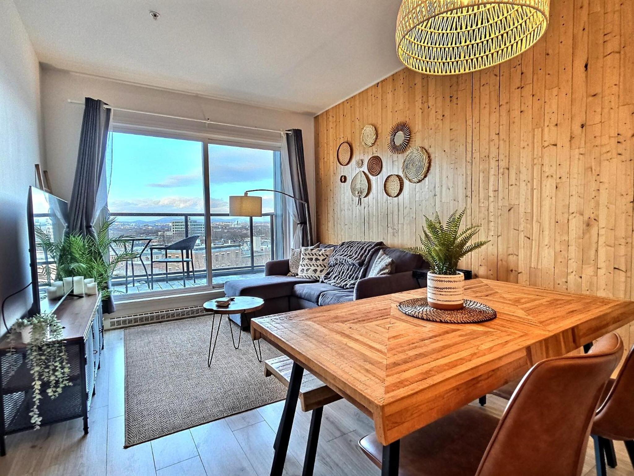 Penthouse With FREE indoor Parking Downtown