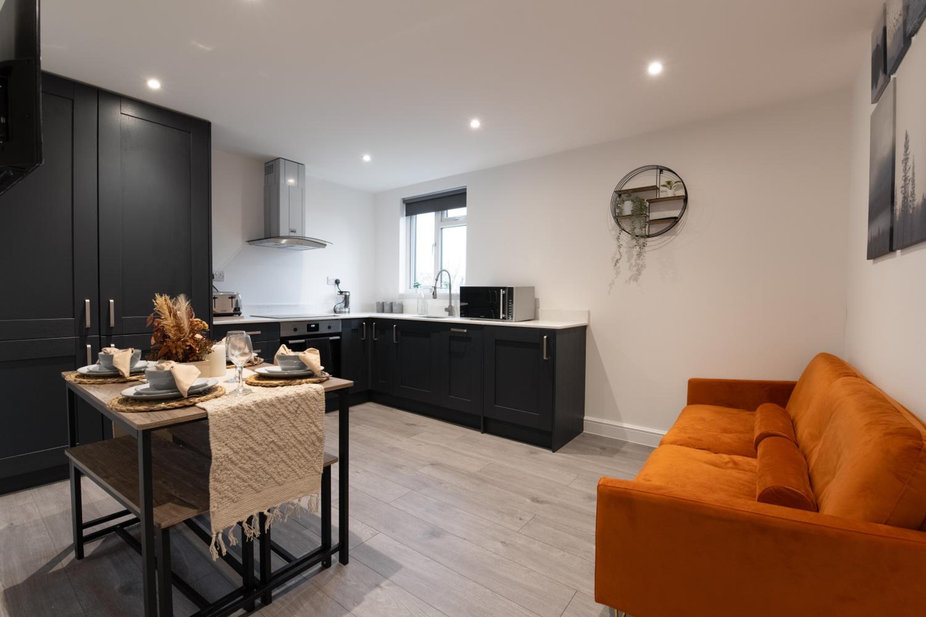 Modern, Stylish, cosy, Finchley London 3 Bed 2 bath Apartment with Free Parking view 2